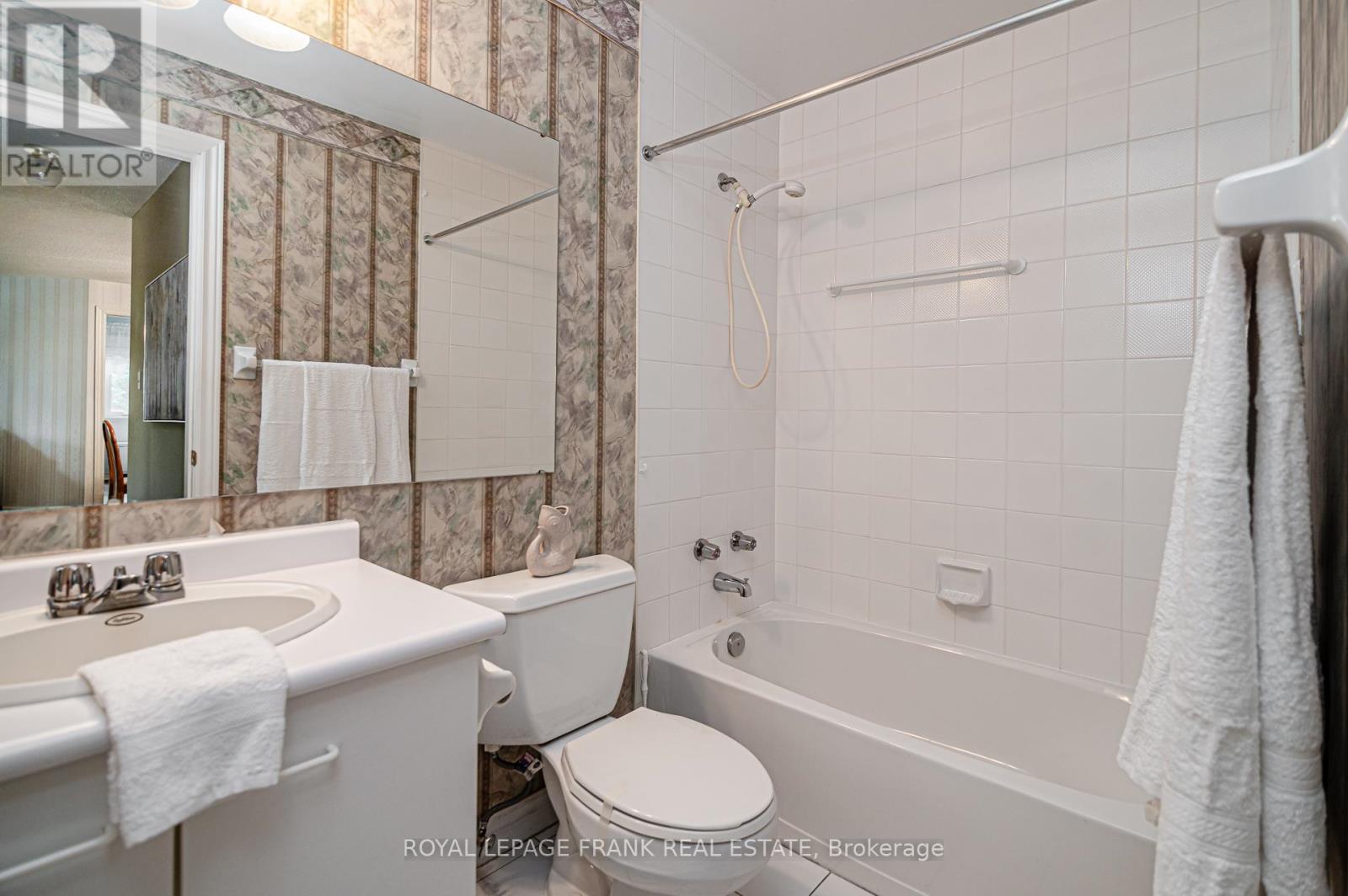 












314 - 191 LAKE DRIVEWAY WAY W

,
Ajax (South West),




Ontario
L1S7H9

