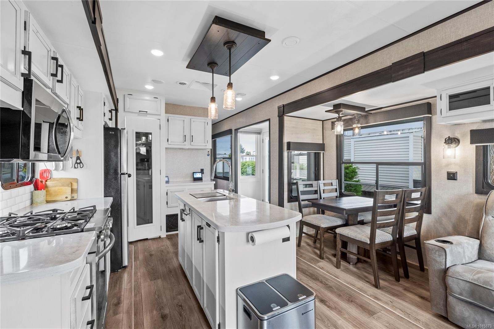 









200


Corfield

St, 208,
Parksville,







BC
V9P 2H5

