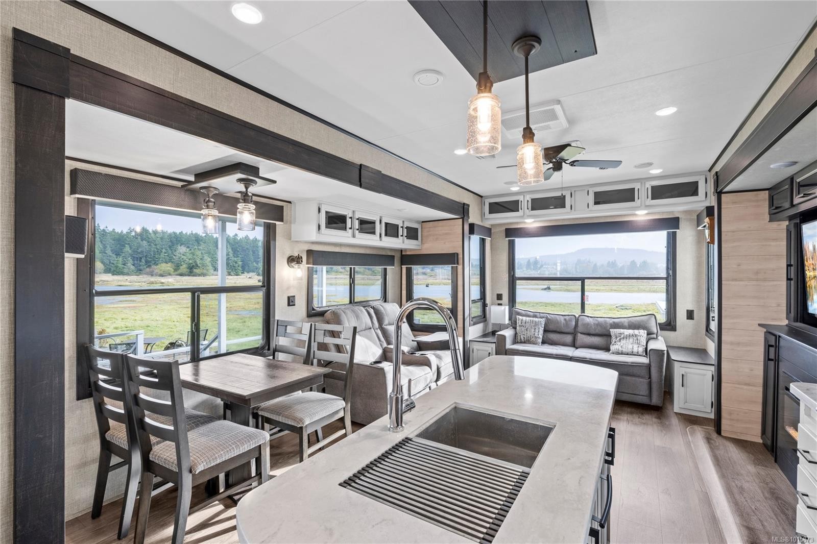 









200


Corfield

St, 208,
Parksville,







BC
V9P 2H5

