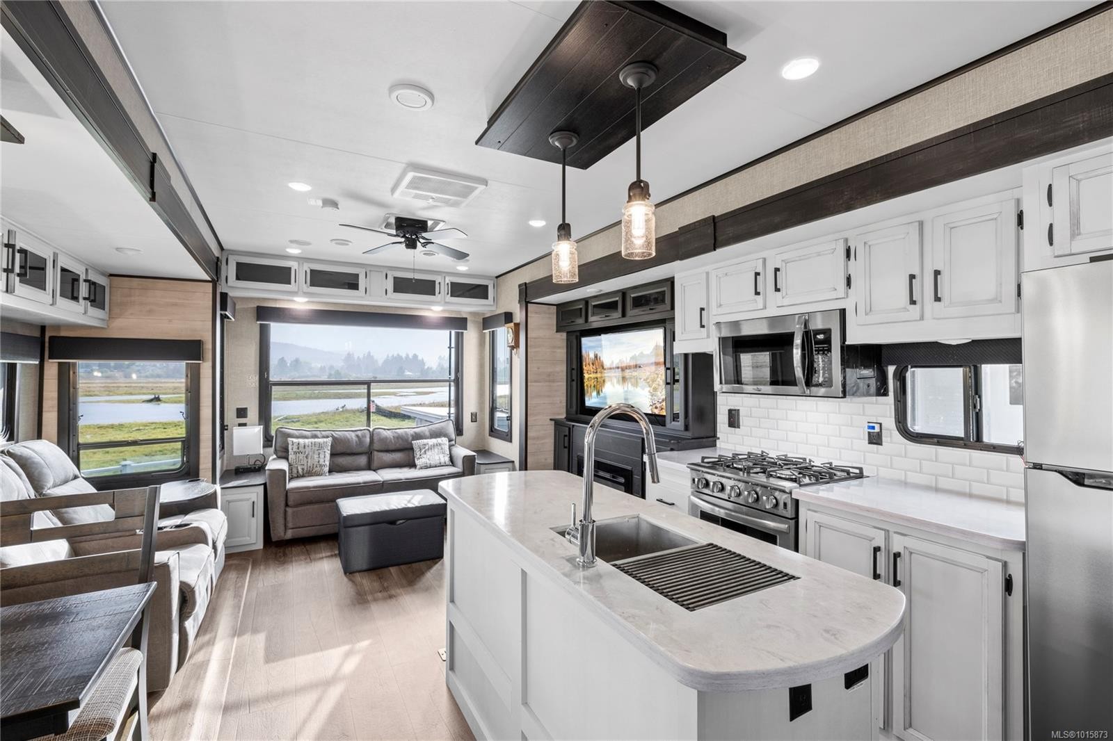 









200


Corfield

St, 208,
Parksville,







BC
V9P 2H5

