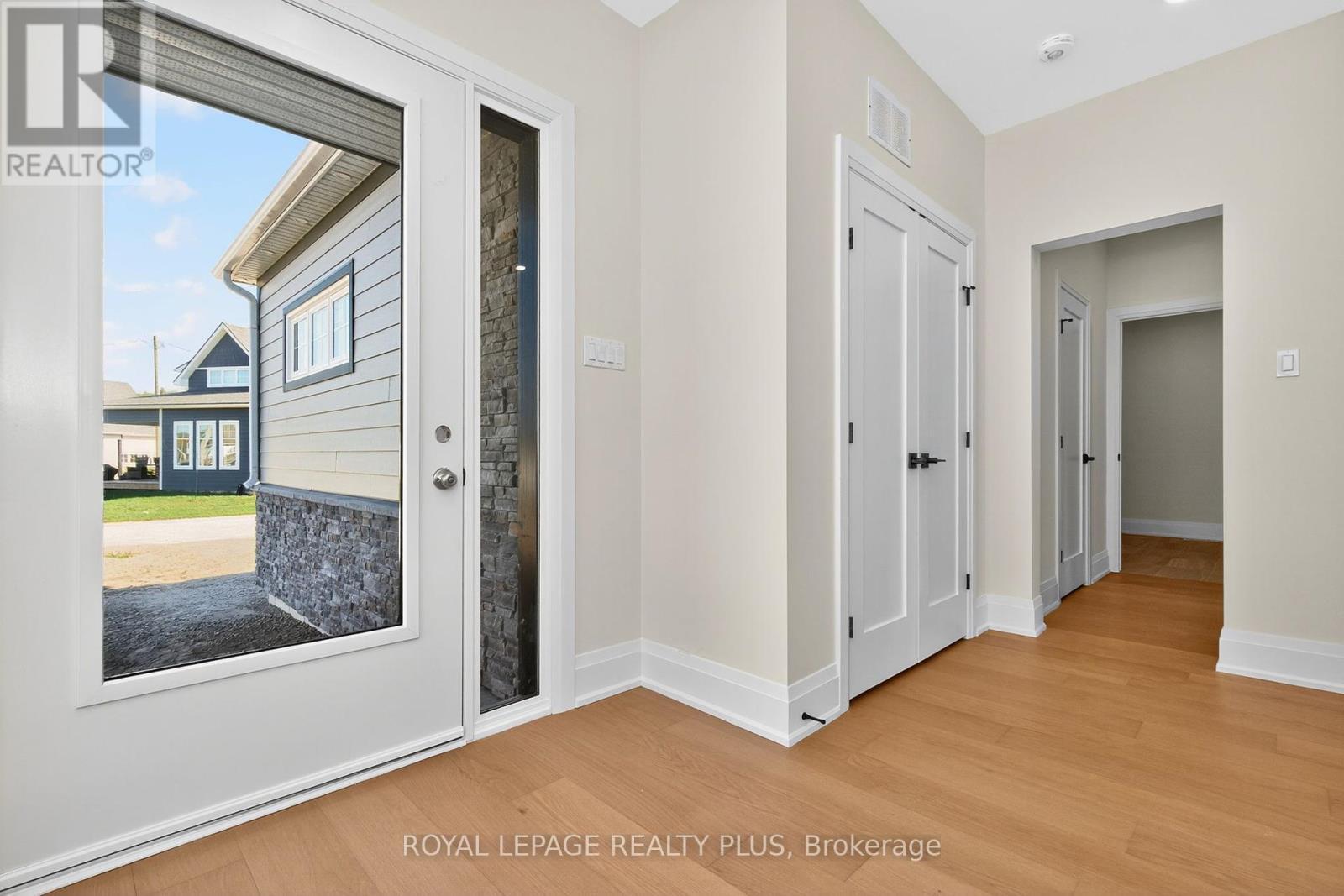 












10 MAGAZINE STREET

,
Penetanguishene,




Ontario
L9M0W6

