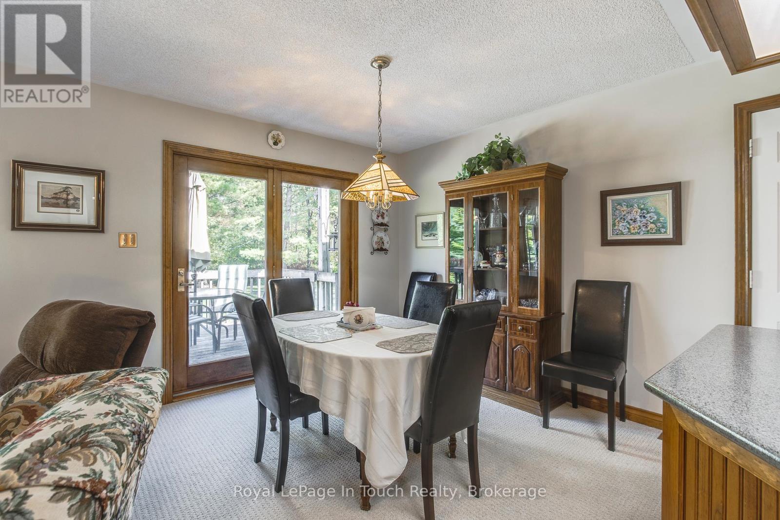 












29 MARY JANE ROAD

,
Tiny (Wyevale),




Ontario
L0L2T0

