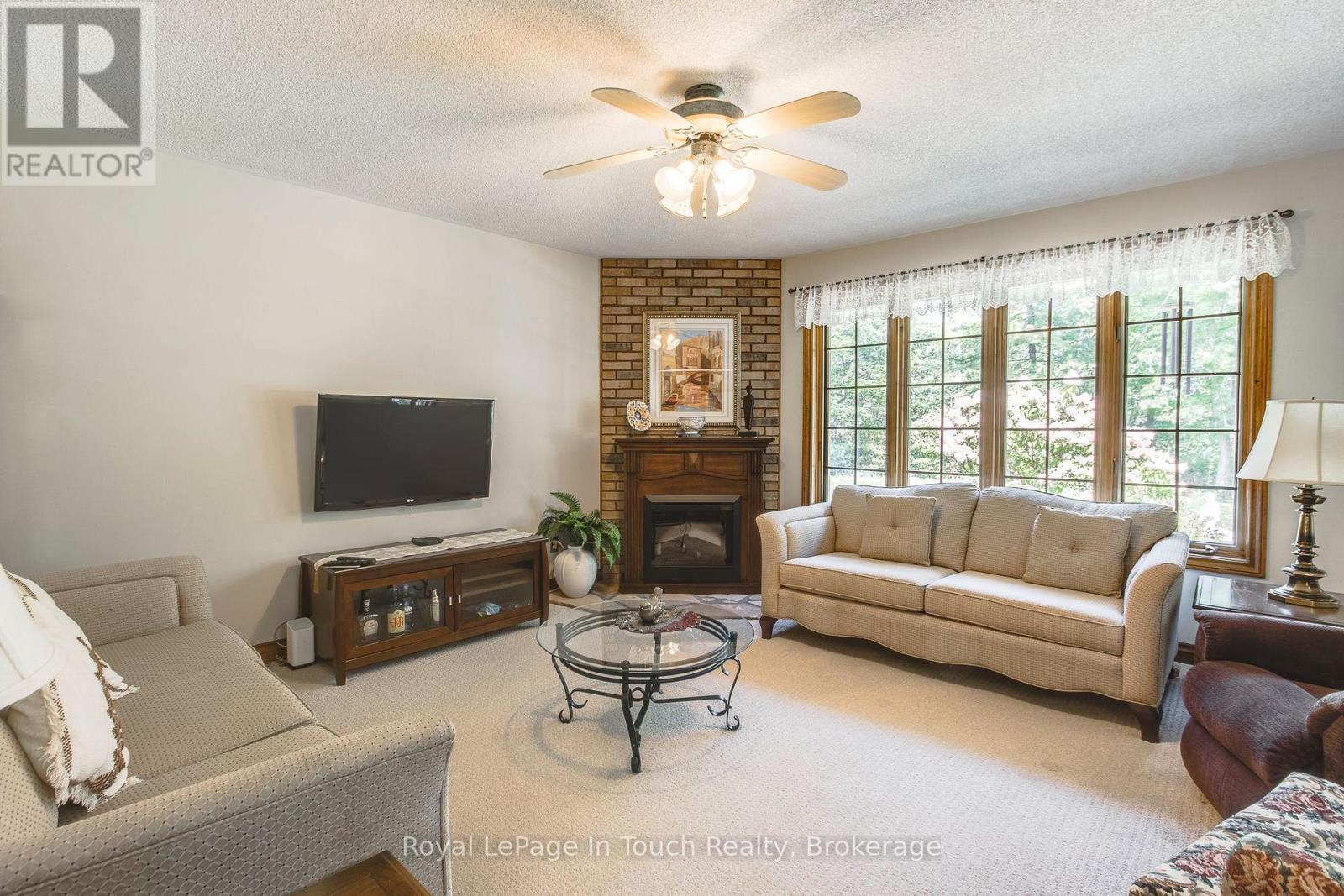 












29 MARY JANE ROAD

,
Tiny (Wyevale),




Ontario
L0L2T0

