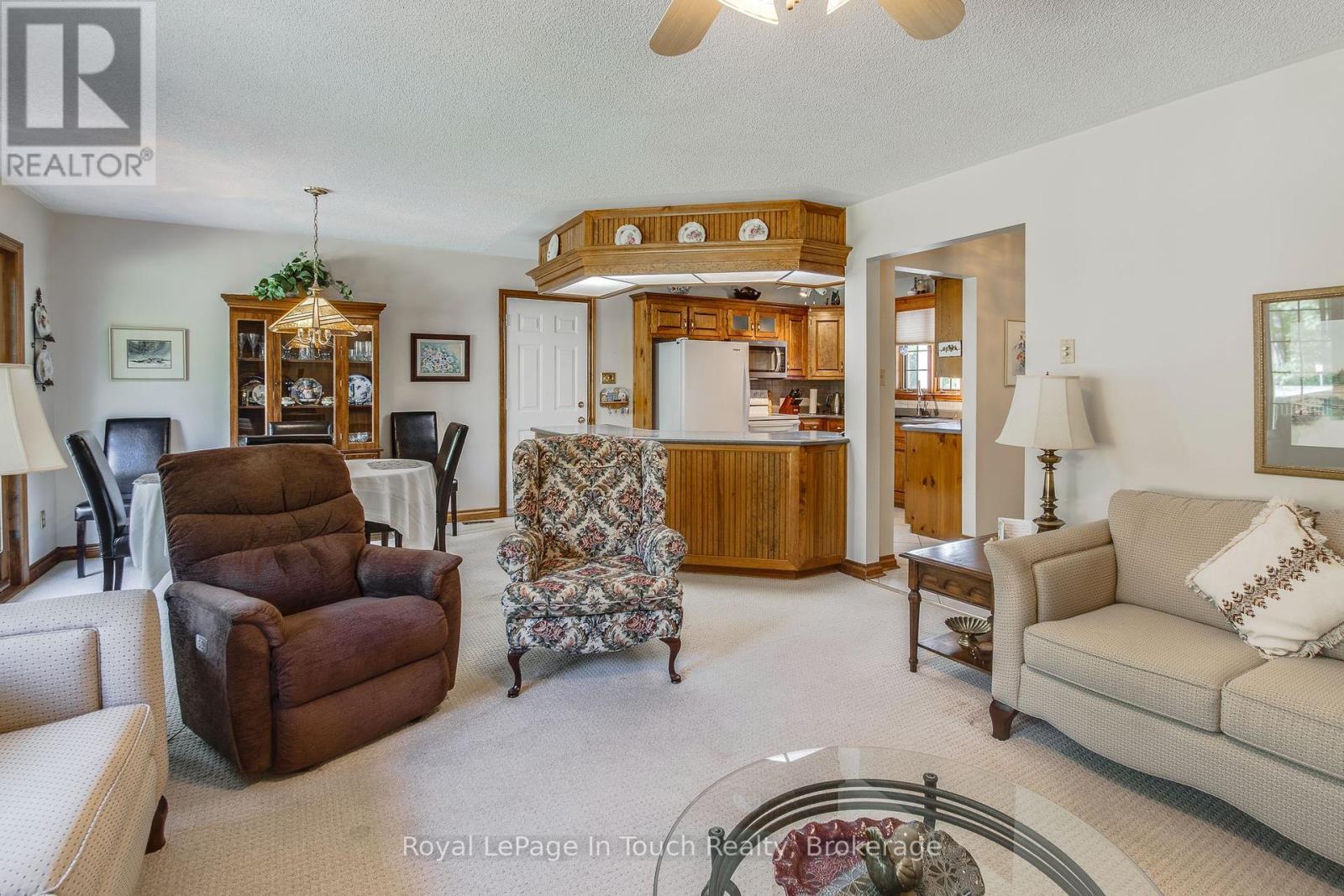 












29 MARY JANE ROAD

,
Tiny (Wyevale),




Ontario
L0L2T0

