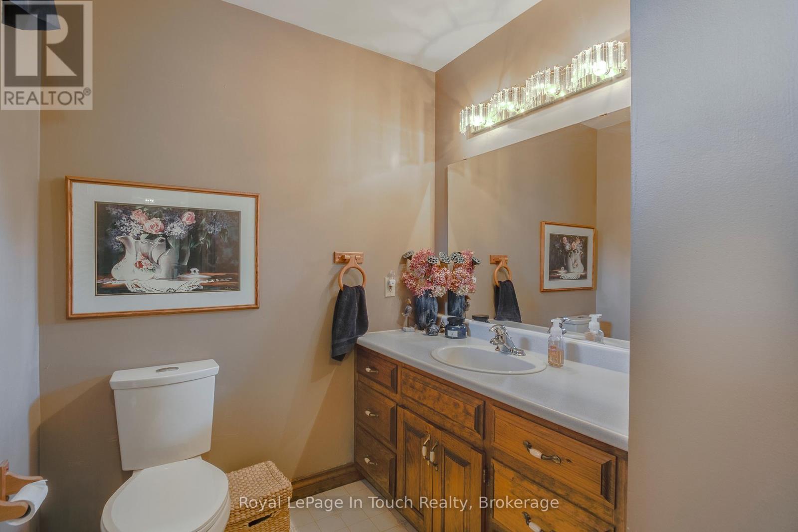 












29 MARY JANE ROAD

,
Tiny (Wyevale),




Ontario
L0L2T0

