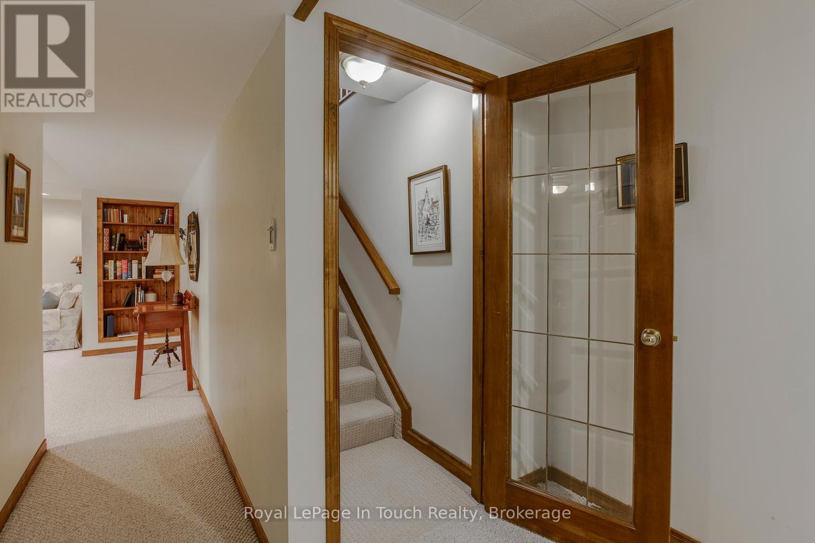 












29 MARY JANE ROAD

,
Tiny (Wyevale),




Ontario
L0L2T0

