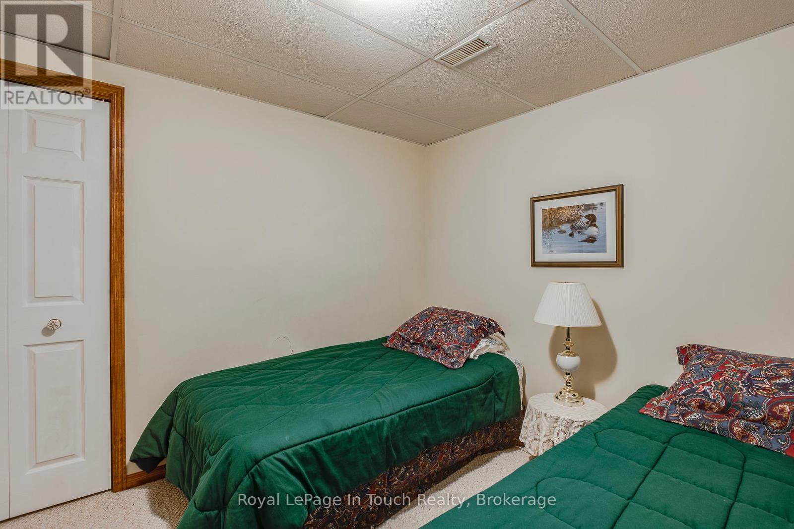 












29 MARY JANE ROAD

,
Tiny (Wyevale),




Ontario
L0L2T0

