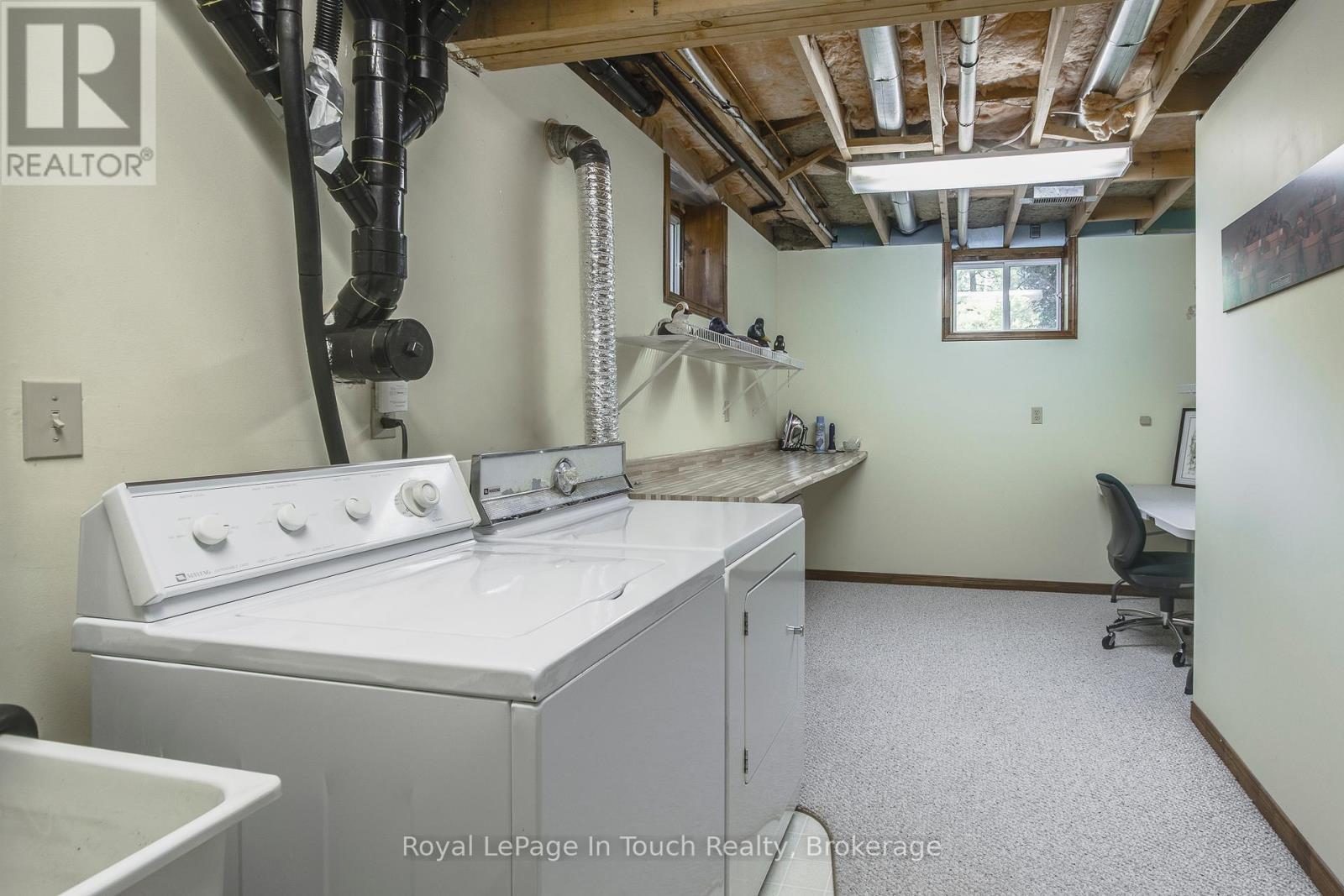 












29 MARY JANE ROAD

,
Tiny (Wyevale),




Ontario
L0L2T0

