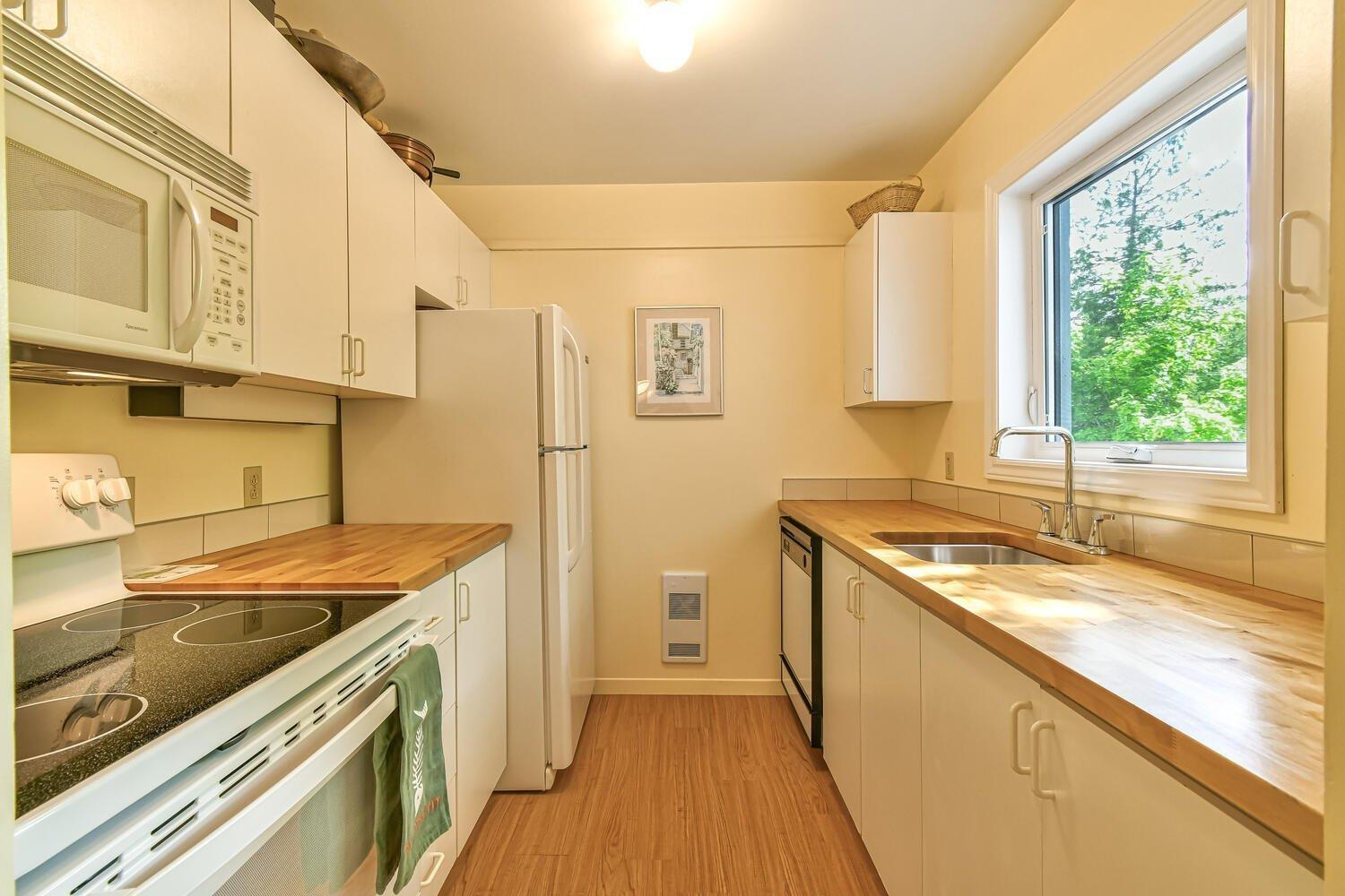 









1009

 - 1010


Crois. des Soleils

,
Mont-Tremblant,




QC
J8E1X6

