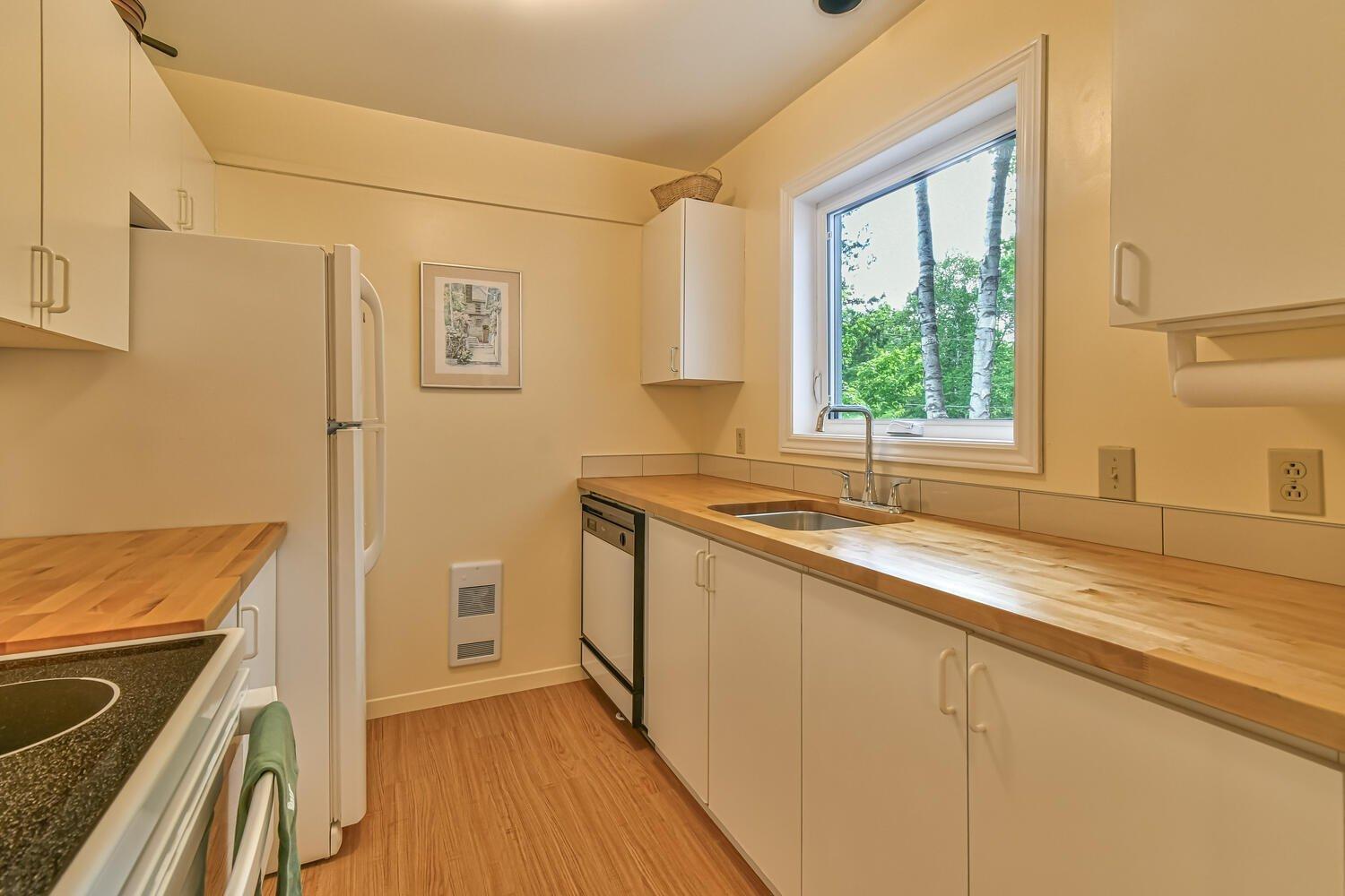 









1009

 - 1010


Crois. des Soleils

,
Mont-Tremblant,




QC
J8E1X6

