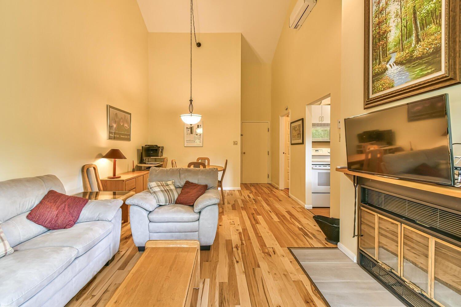 









1009

 - 1010


Crois. des Soleils

,
Mont-Tremblant,




QC
J8E1X6

