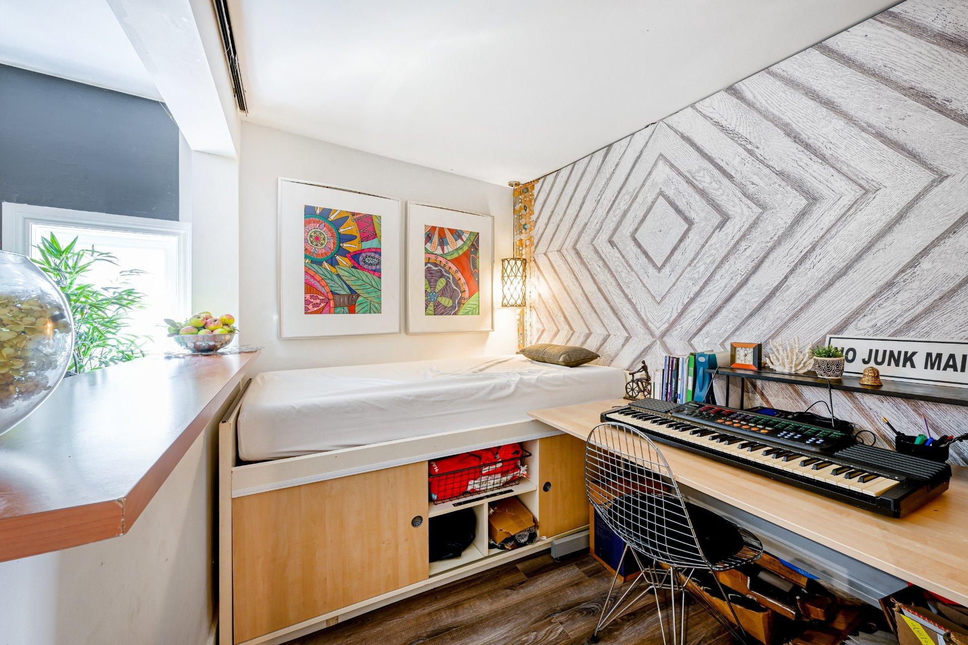 









13Z

 - 15Z


Rue Alfred

,
Laval (Sainte-Rose),




QC
H7L2G8

