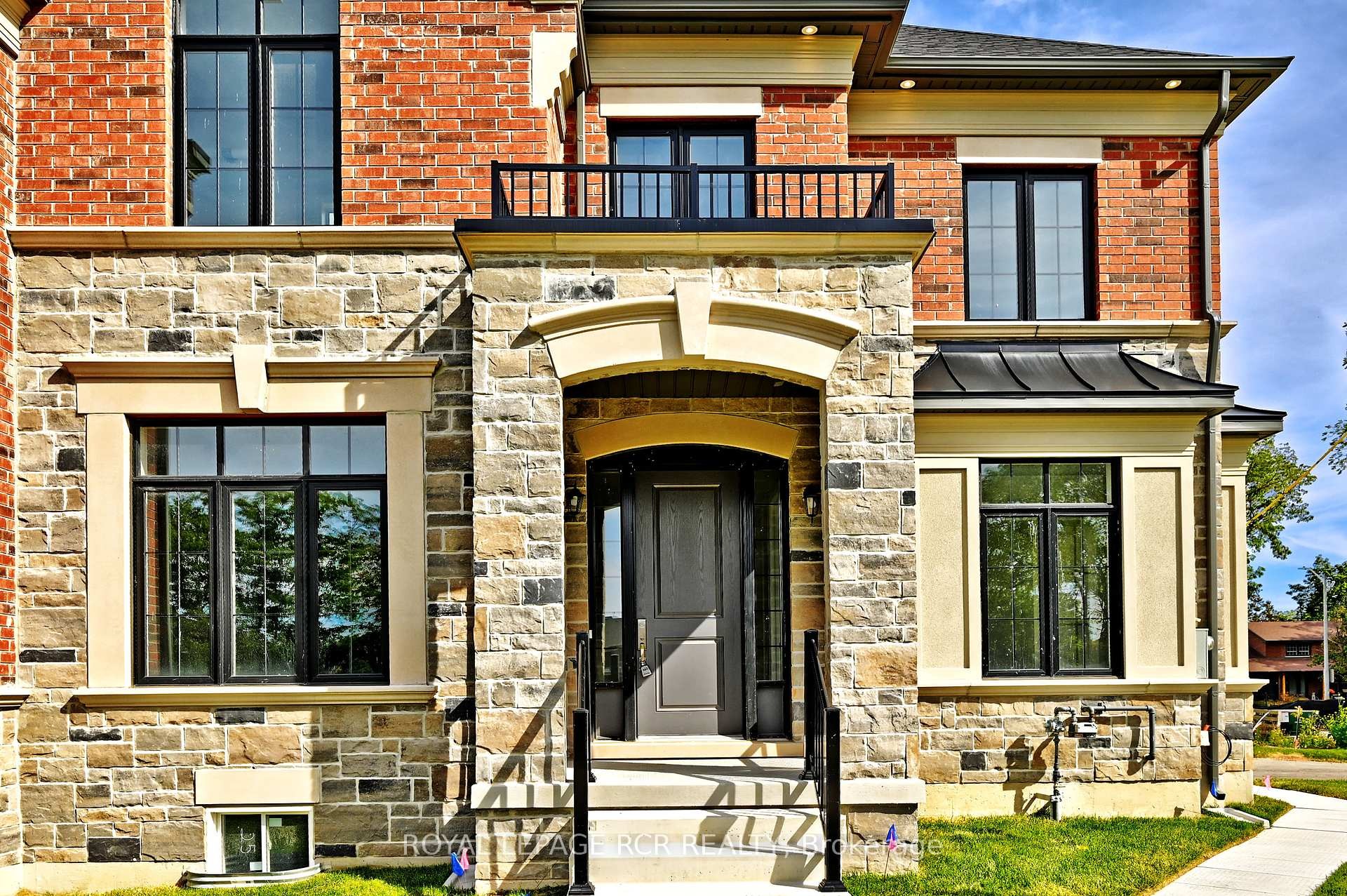 









10


William Heath

Court,
Aurora,




ON
L4G 3V4


