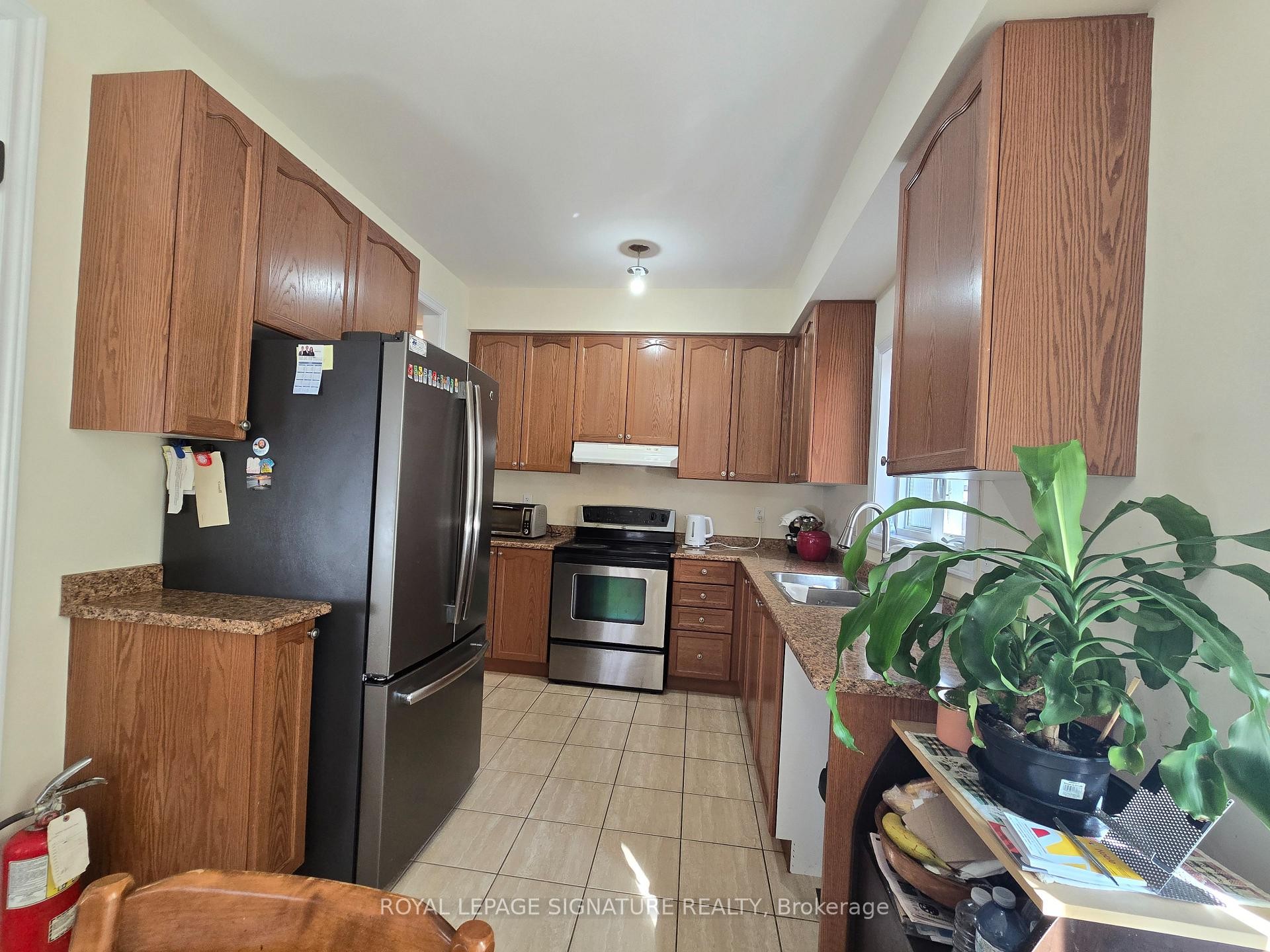 









2480


Earl Grey

Avenue,
Pickering,




ON
L1X 0B9

