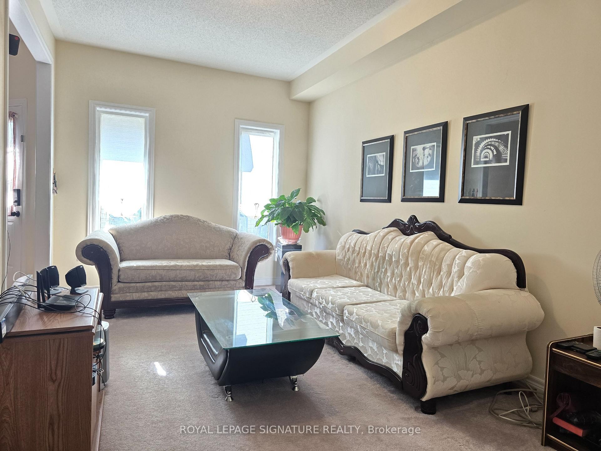 









2480


Earl Grey

Avenue,
Pickering,




ON
L1X 0B9

