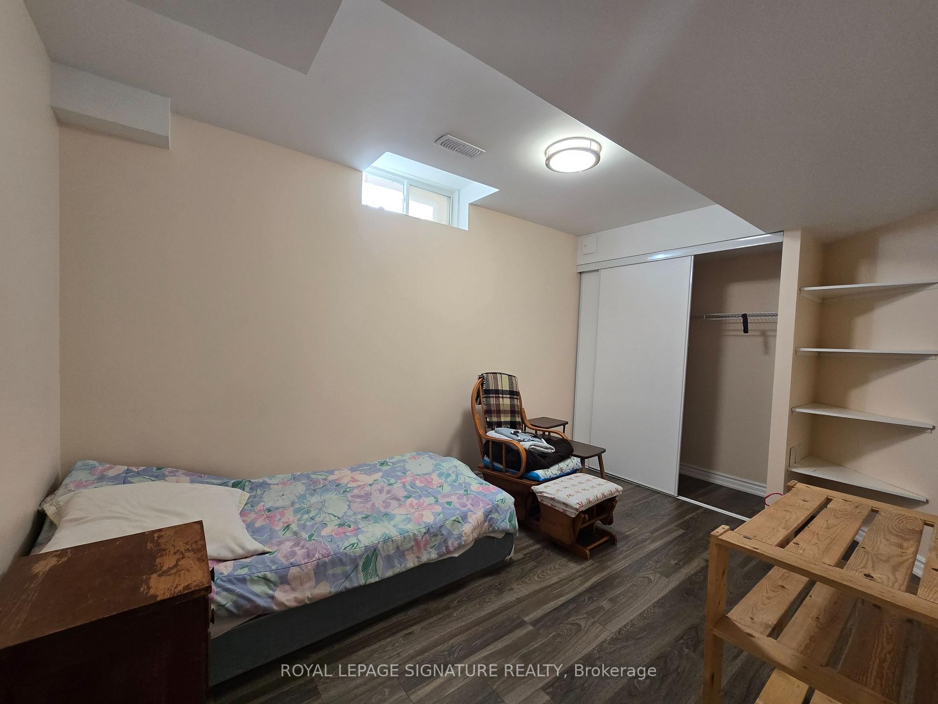 









2480


Earl Grey

Avenue,
Pickering,




ON
L1X 0B9

