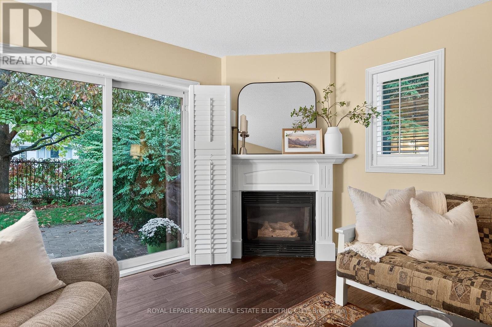 












20 CHARLES COURT

,
Selwyn,




Ontario
K0L2H0

