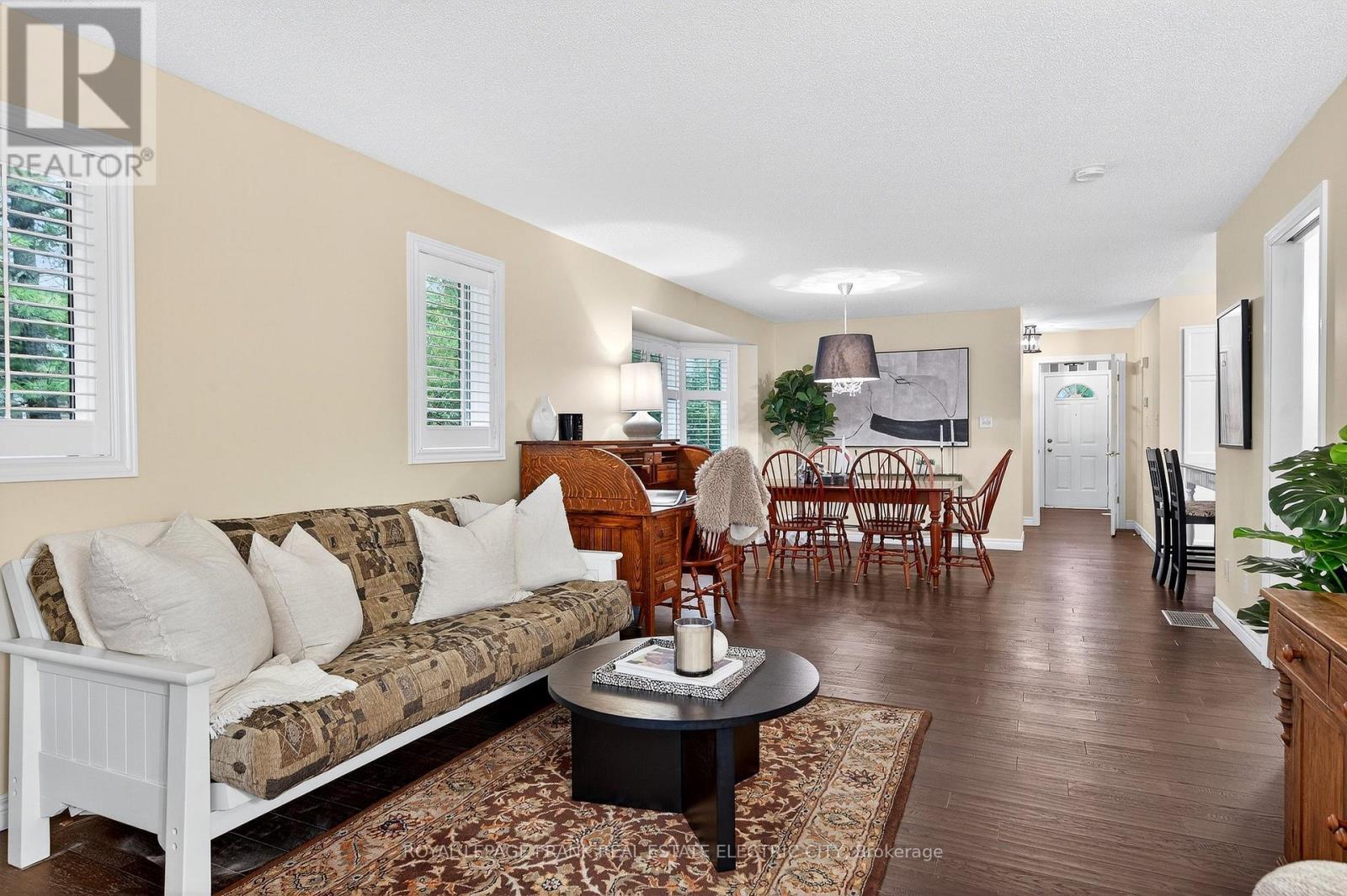 












20 CHARLES COURT

,
Selwyn,




Ontario
K0L2H0

