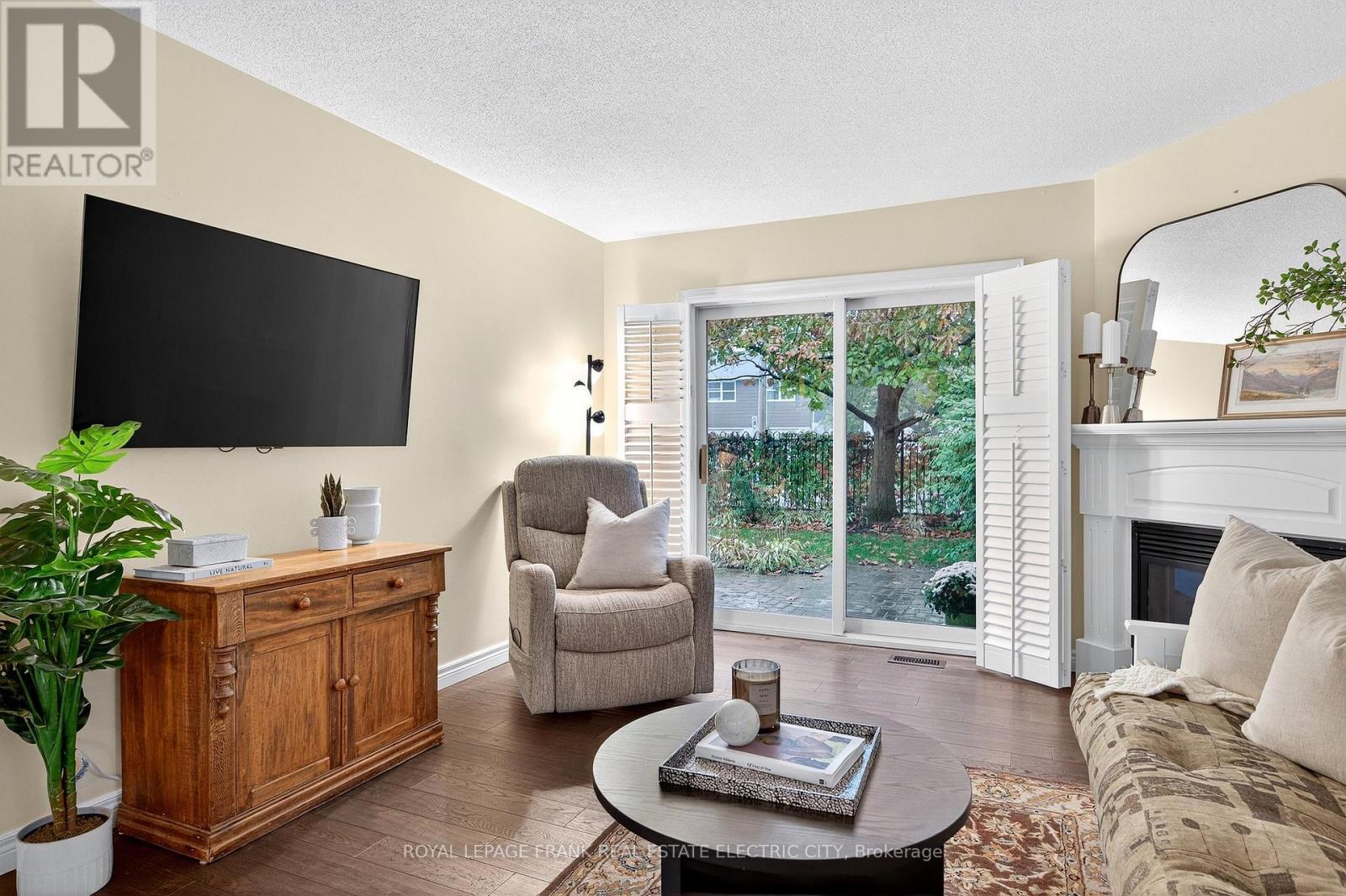 












20 CHARLES COURT

,
Selwyn,




Ontario
K0L2H0

