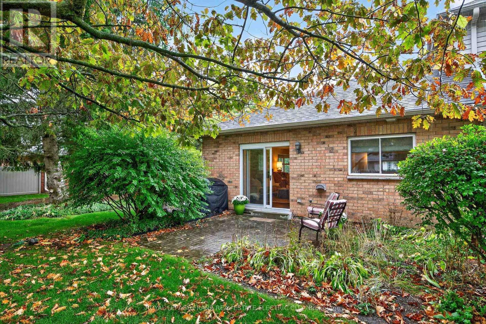 












20 CHARLES COURT

,
Selwyn,




Ontario
K0L2H0

