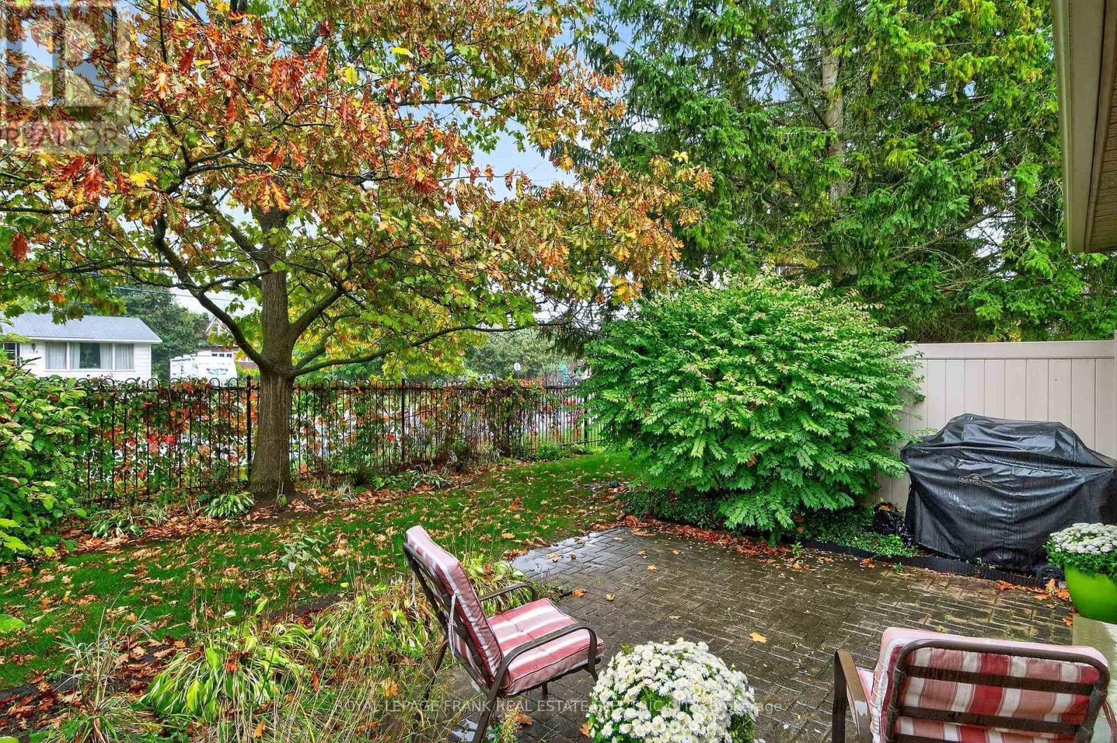 












20 CHARLES COURT

,
Selwyn,




Ontario
K0L2H0

