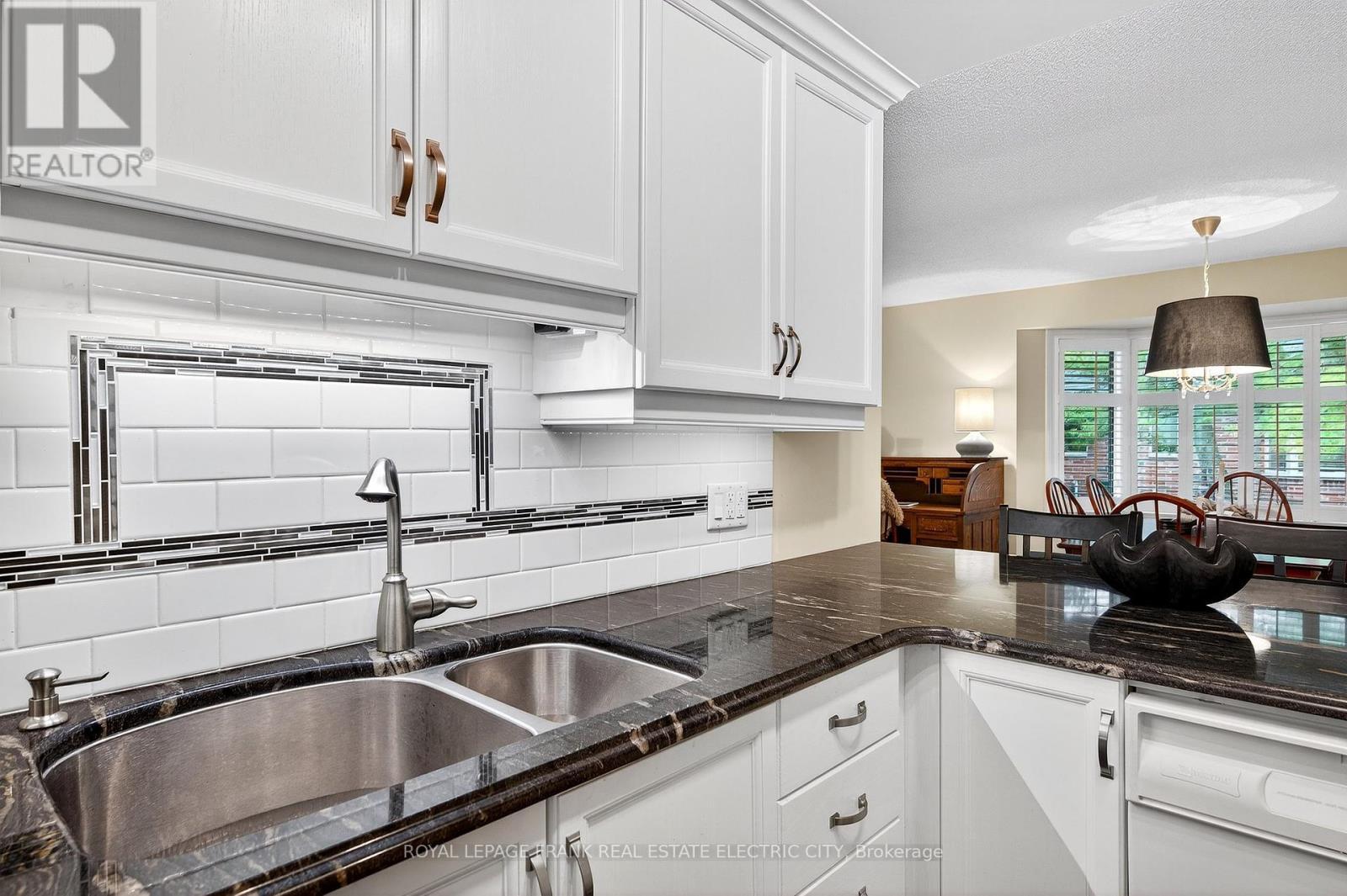 












20 CHARLES COURT

,
Selwyn,




Ontario
K0L2H0

