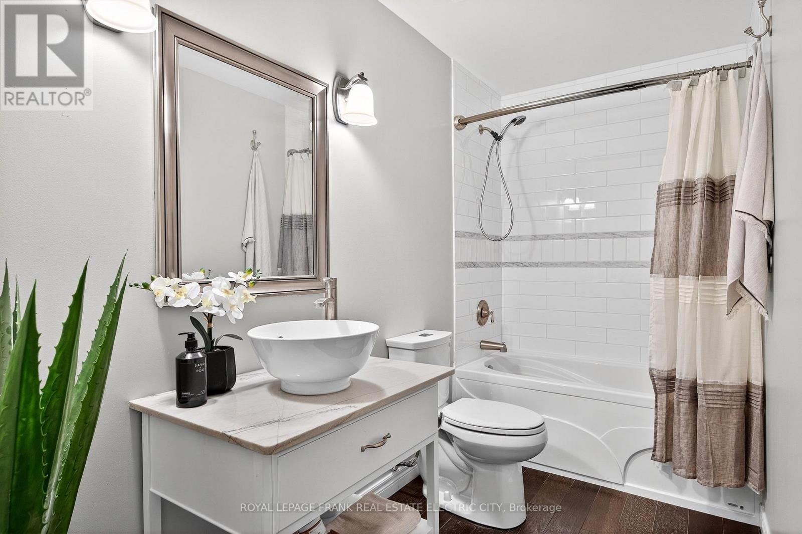 












20 CHARLES COURT

,
Selwyn,




Ontario
K0L2H0

