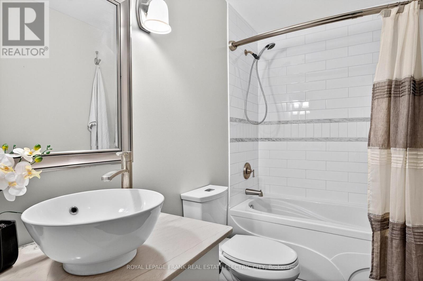 












20 CHARLES COURT

,
Selwyn,




Ontario
K0L2H0

