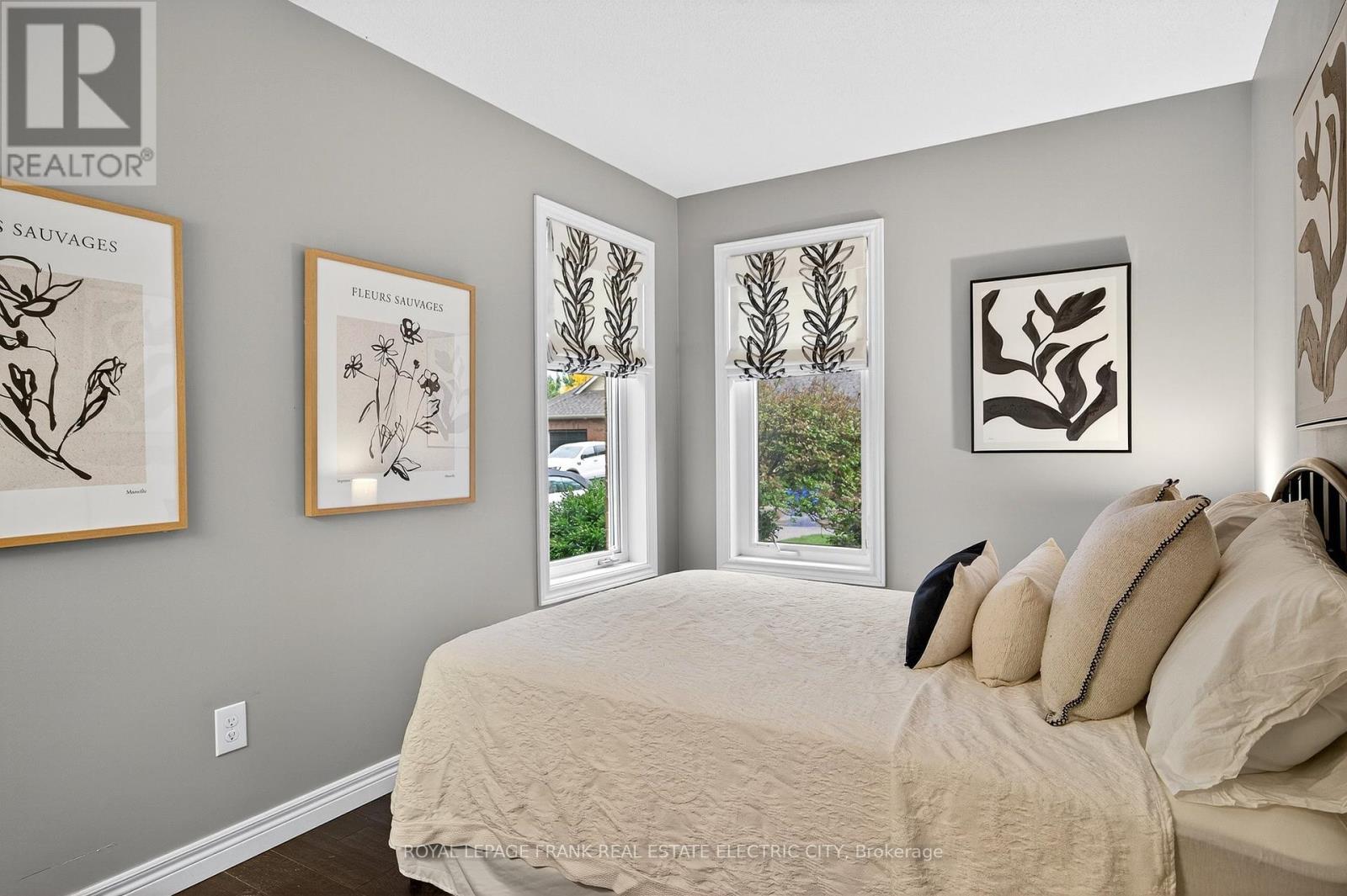 












20 CHARLES COURT

,
Selwyn,




Ontario
K0L2H0

