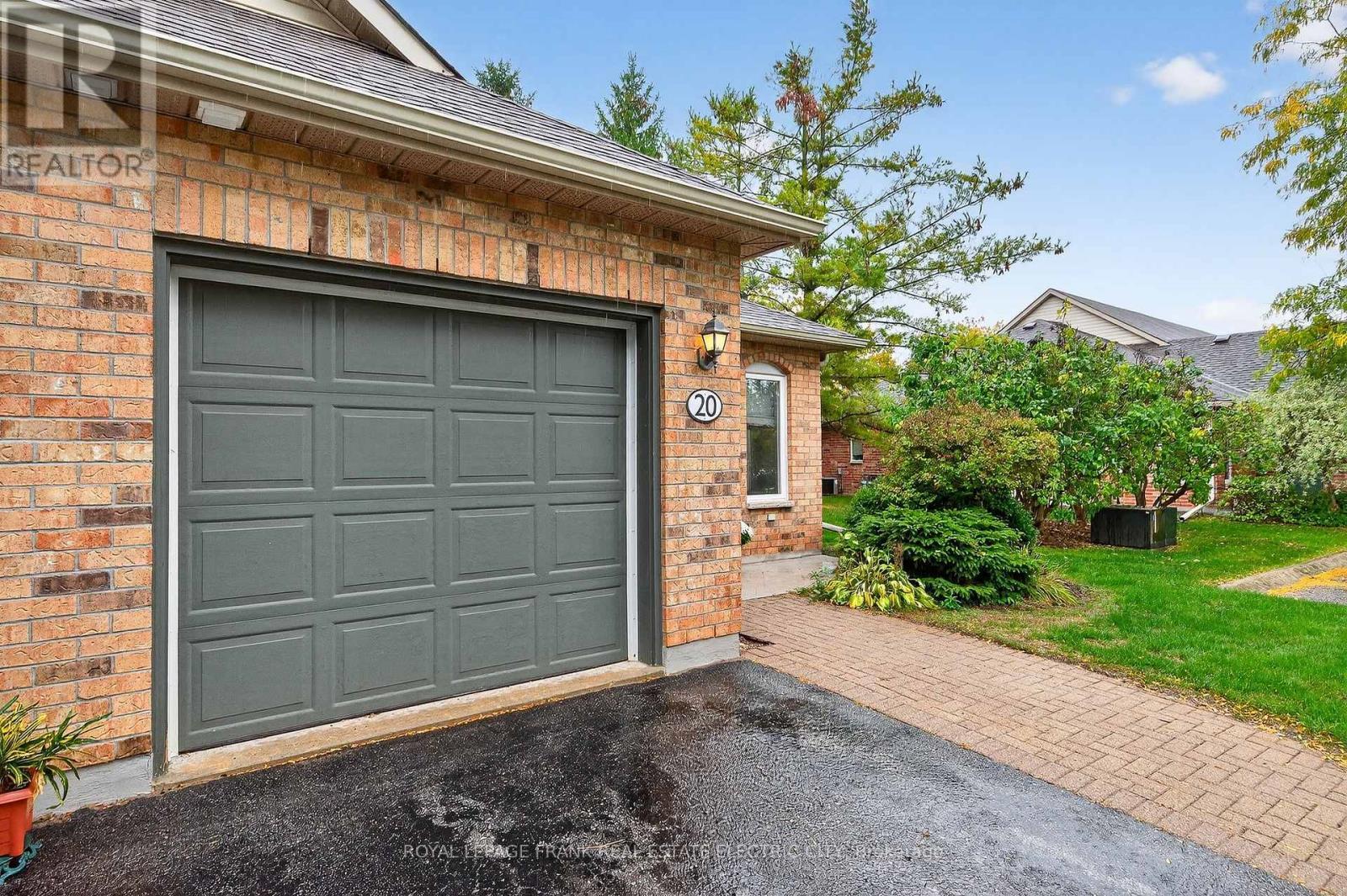 












20 CHARLES COURT

,
Selwyn,




Ontario
K0L2H0

