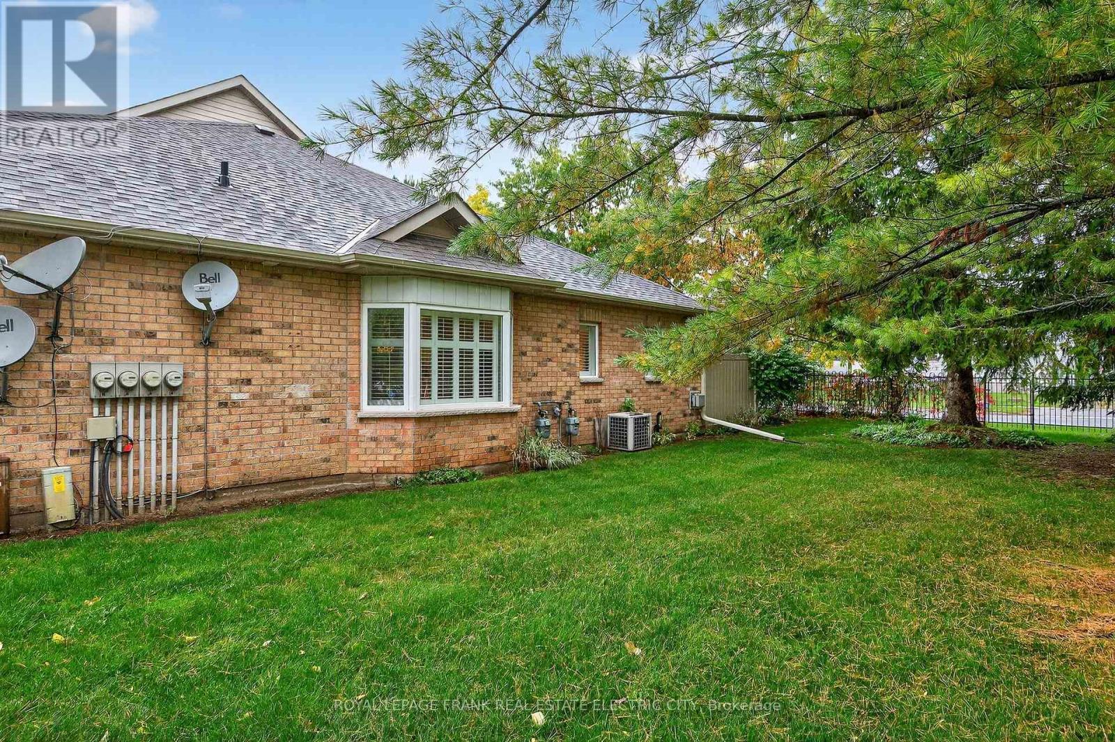 












20 CHARLES COURT

,
Selwyn,




Ontario
K0L2H0

