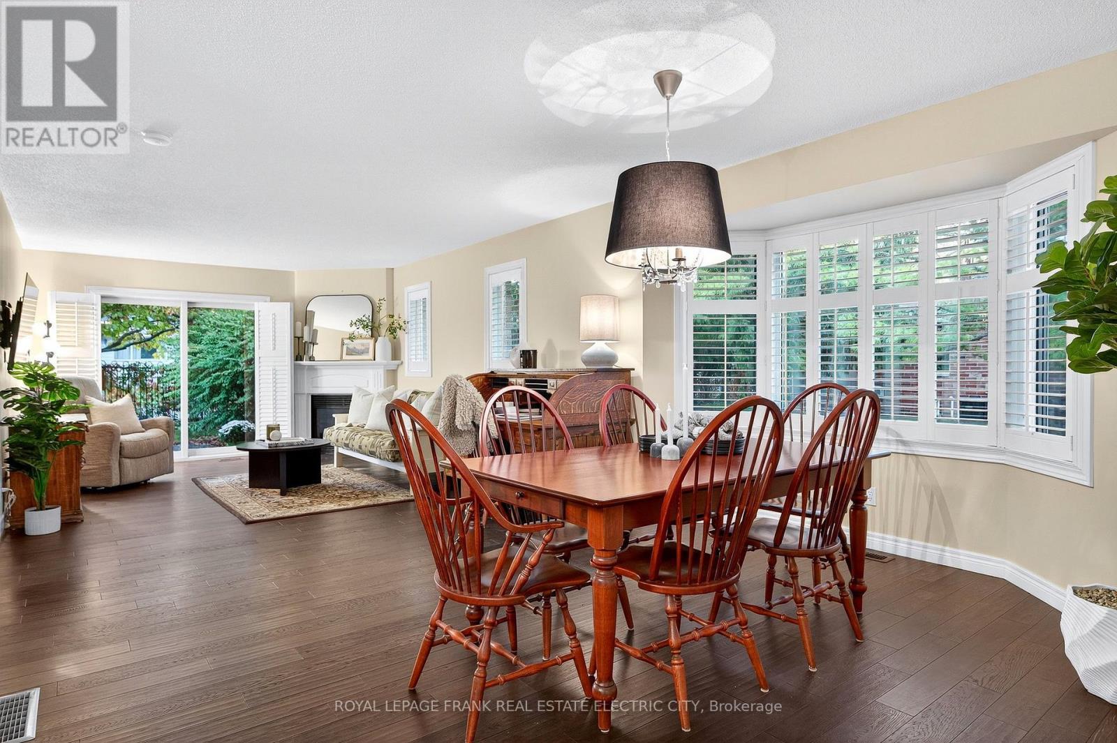 












20 CHARLES COURT

,
Selwyn,




Ontario
K0L2H0

