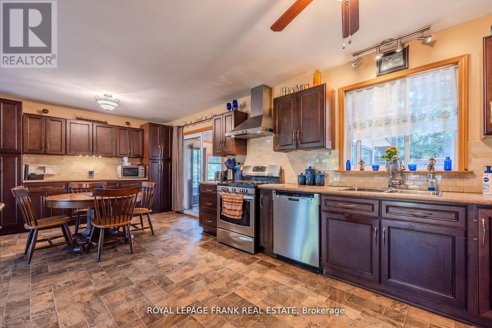 












2304 OLD NORWOOD ROAD

,
Otonabee-South Monaghan,




Ontario
K9J0G6

