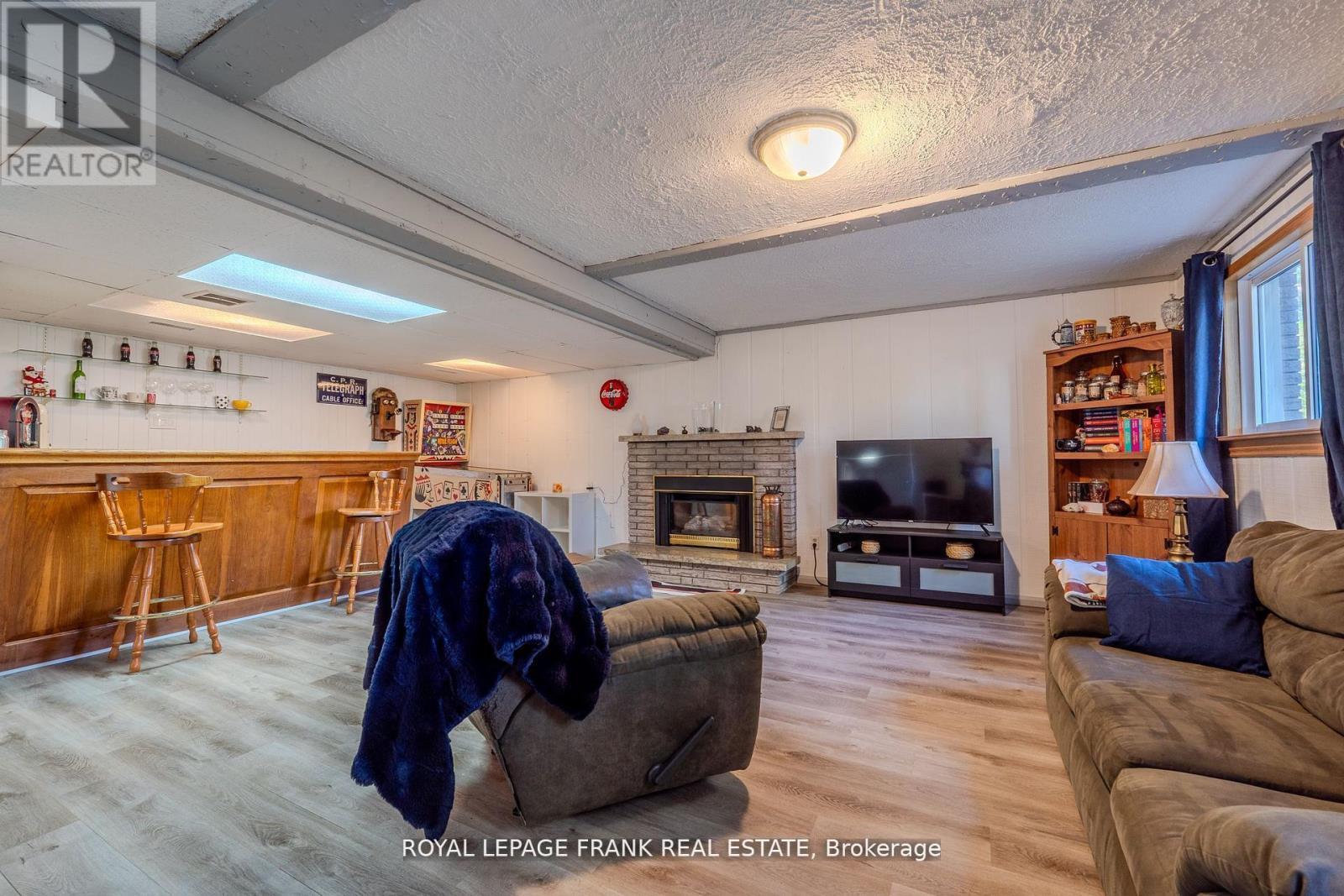 












2304 OLD NORWOOD ROAD

,
Otonabee-South Monaghan,




Ontario
K9J0G6

