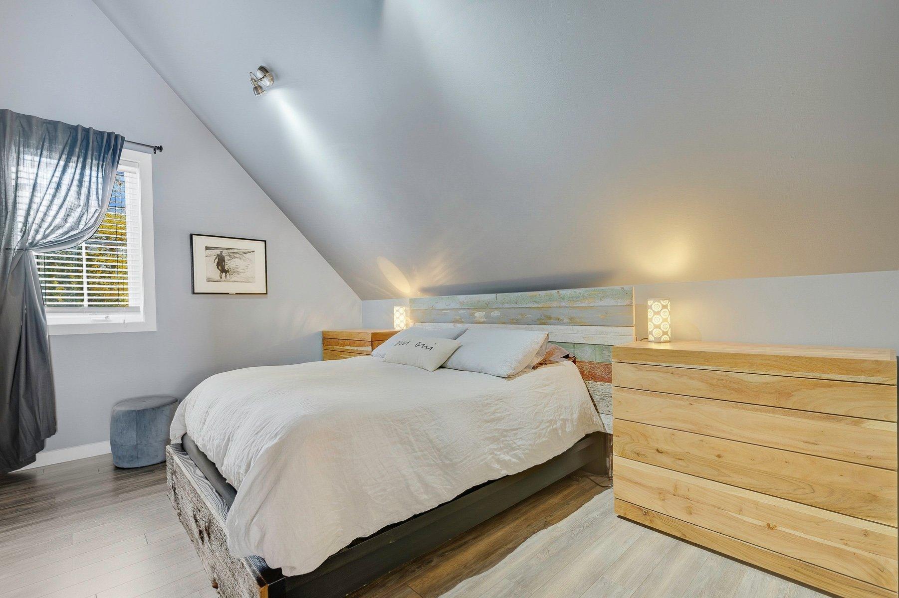 









1209


Ch. du Lac-Connelly

,
Saint-Hippolyte,




QC
J8A2B9

