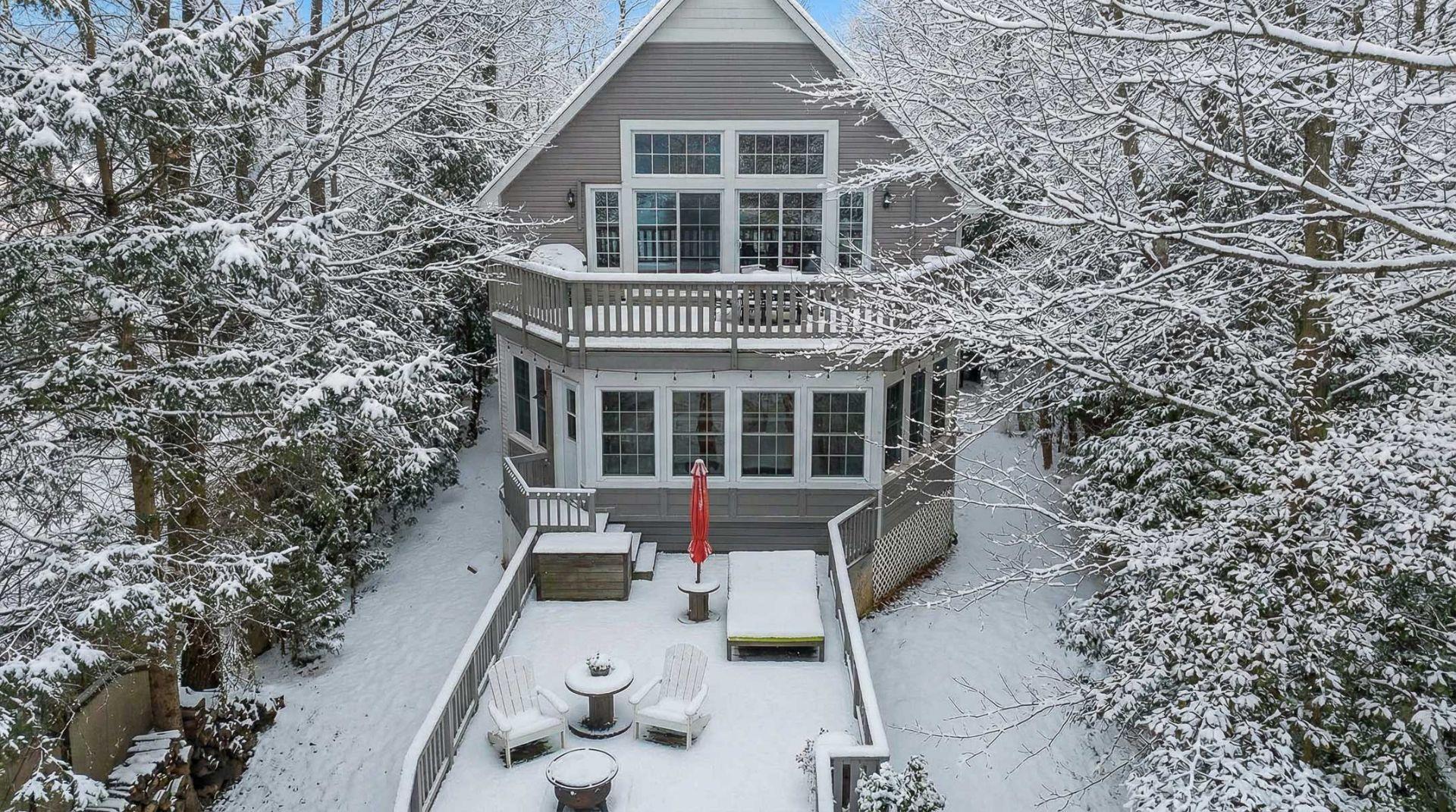 









1209


Ch. du Lac-Connelly

,
Saint-Hippolyte,




QC
J8A2B9

