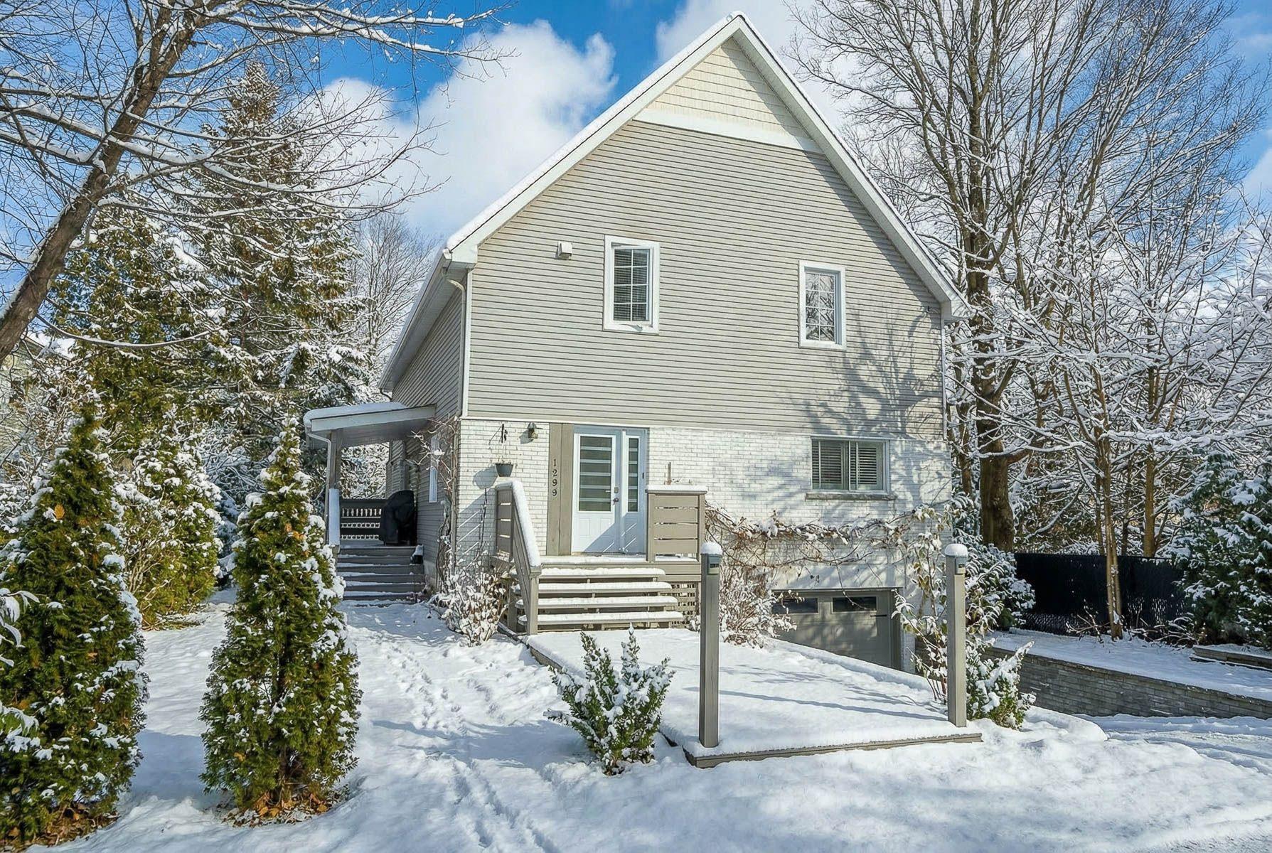 









1209


Ch. du Lac-Connelly

,
Saint-Hippolyte,




QC
J8A2B9

