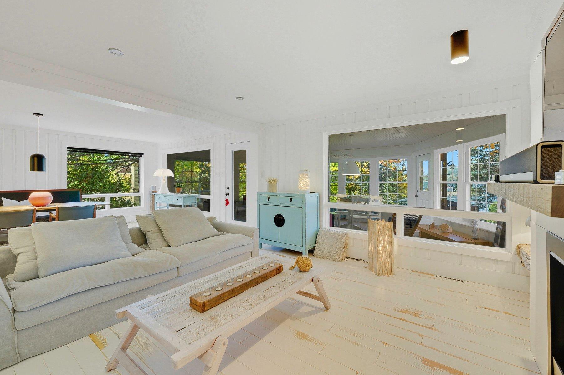 









1209


Ch. du Lac-Connelly

,
Saint-Hippolyte,




QC
J8A2B9

