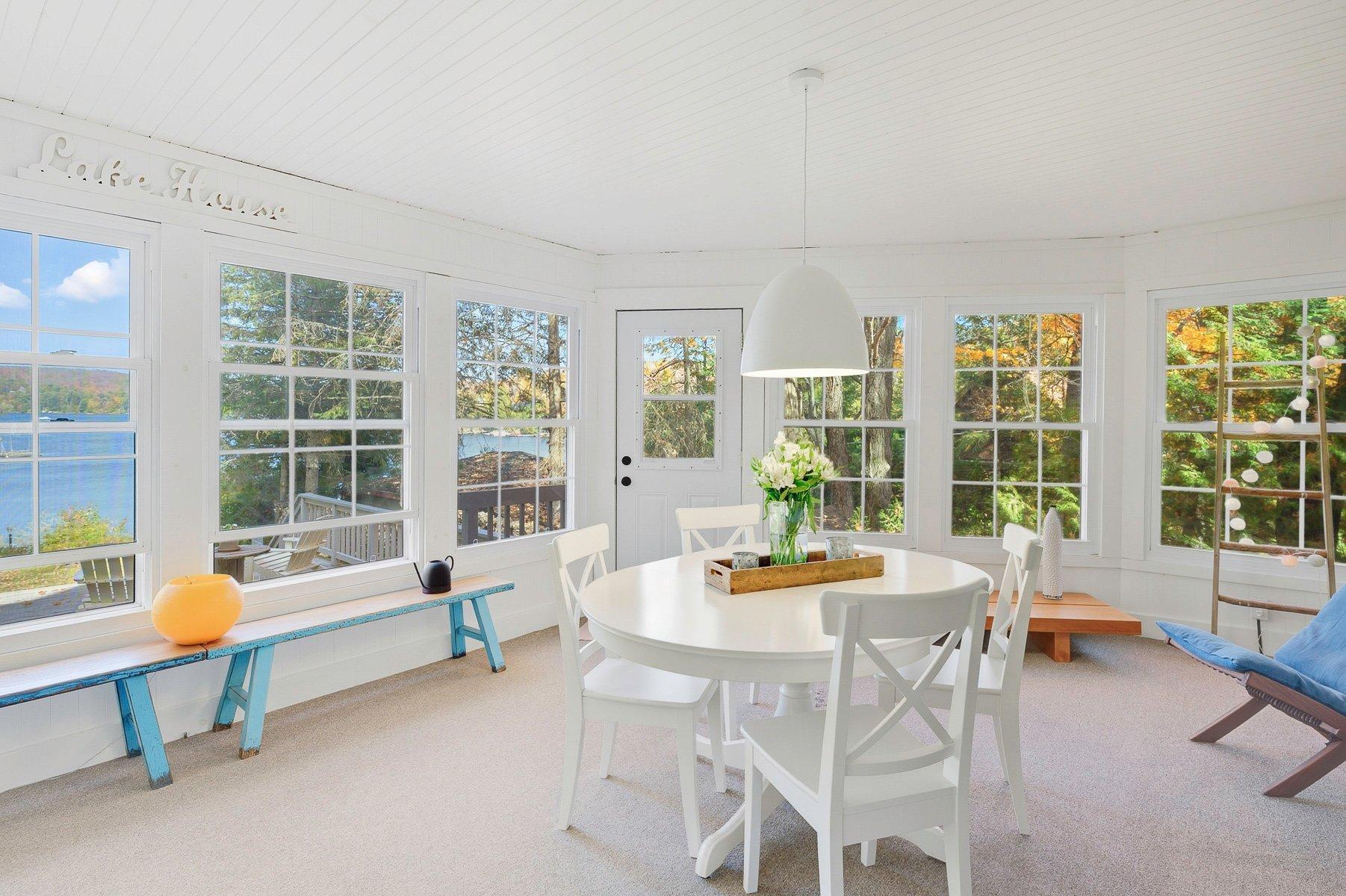 









1209


Ch. du Lac-Connelly

,
Saint-Hippolyte,




QC
J8A2B9

