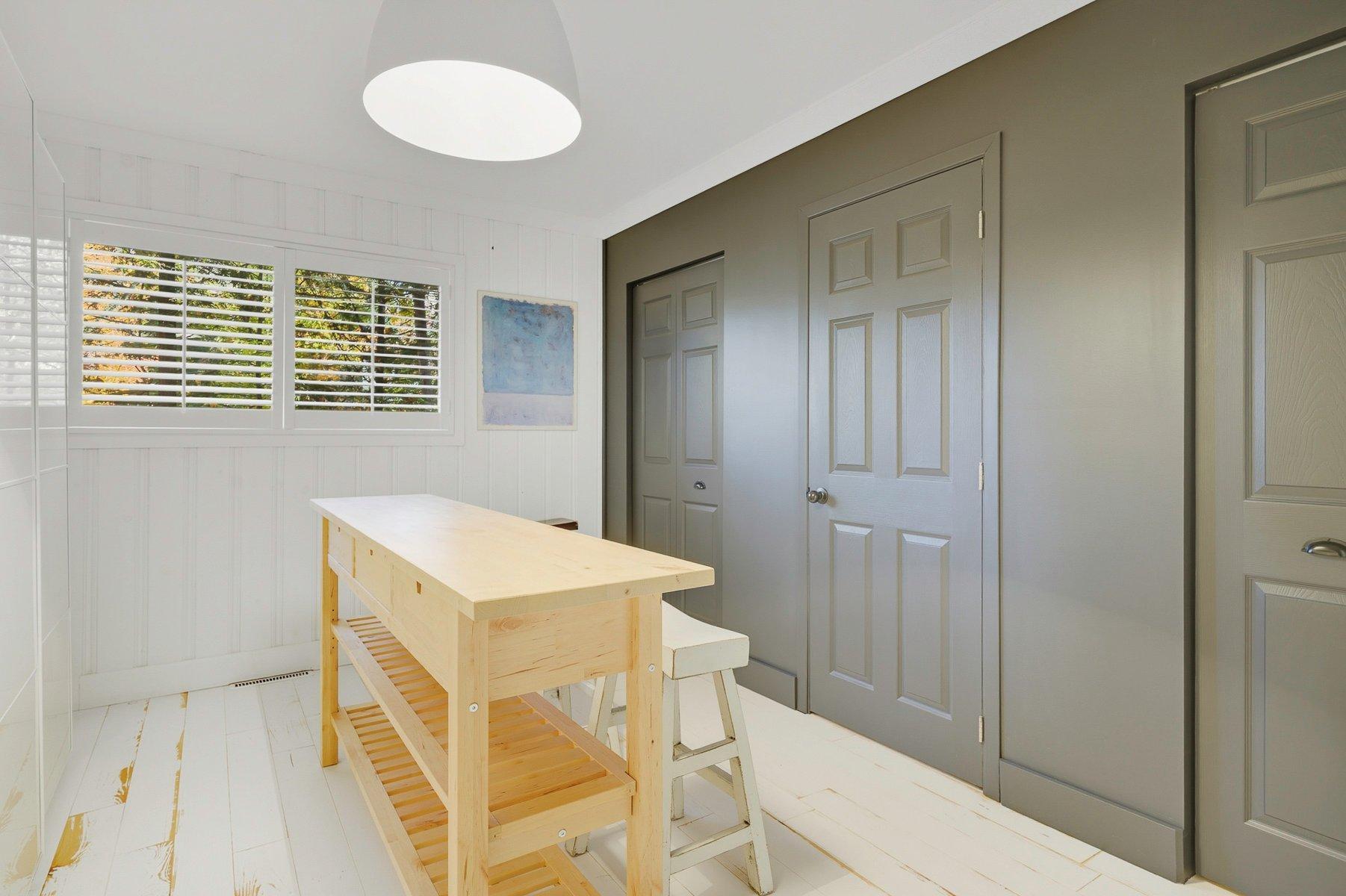 









1209


Ch. du Lac-Connelly

,
Saint-Hippolyte,




QC
J8A2B9

