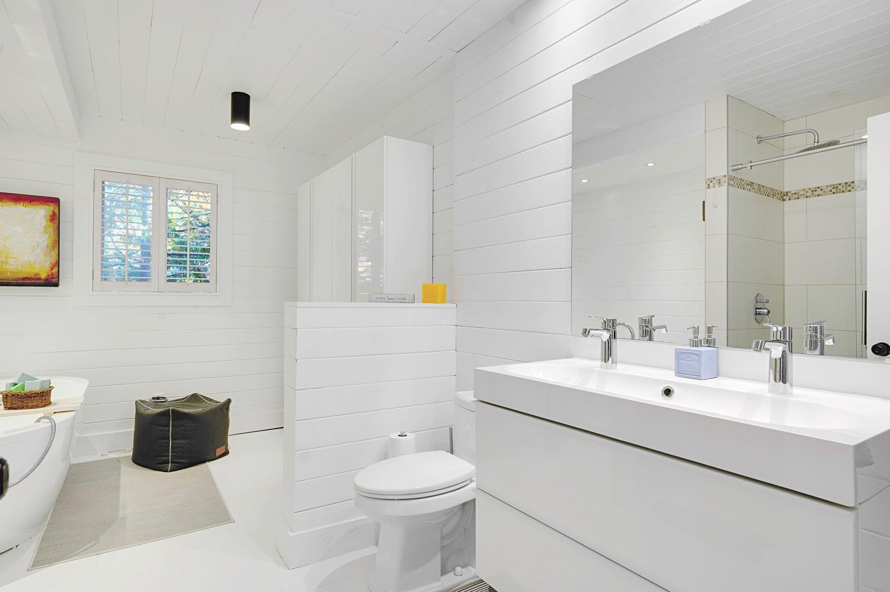 









1209


Ch. du Lac-Connelly

,
Saint-Hippolyte,




QC
J8A2B9

