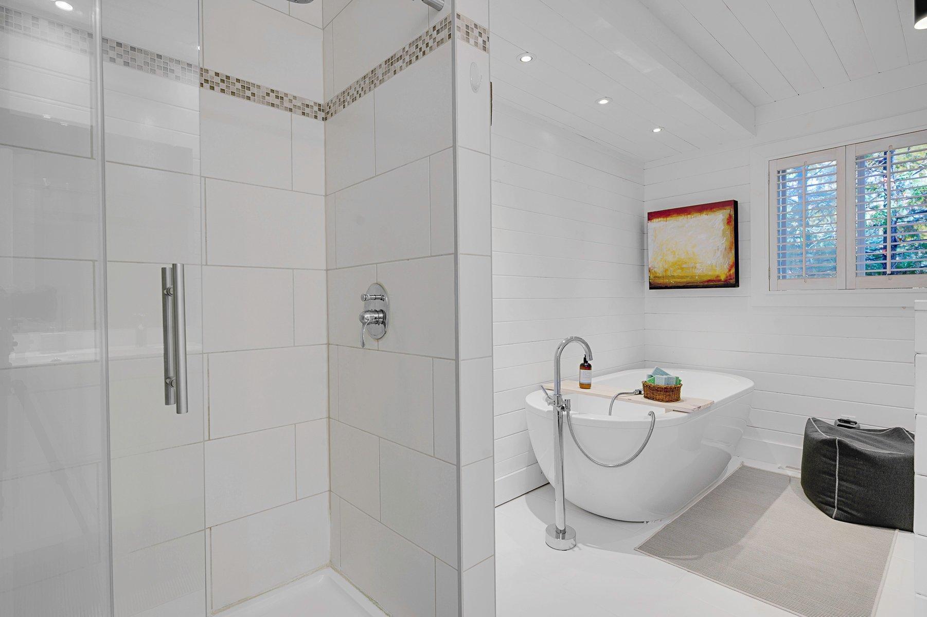 









1209


Ch. du Lac-Connelly

,
Saint-Hippolyte,




QC
J8A2B9

