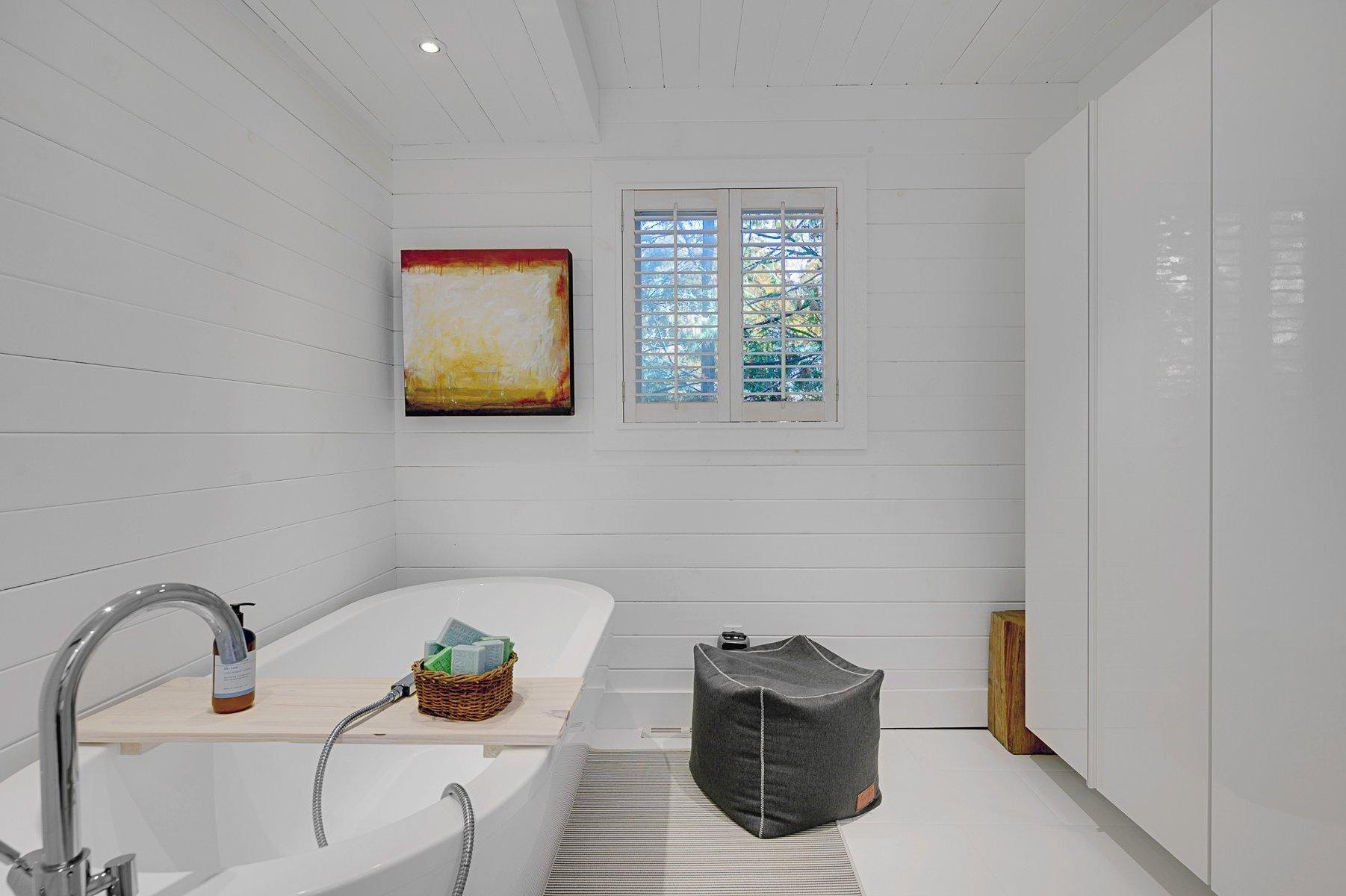 









1209


Ch. du Lac-Connelly

,
Saint-Hippolyte,




QC
J8A2B9

