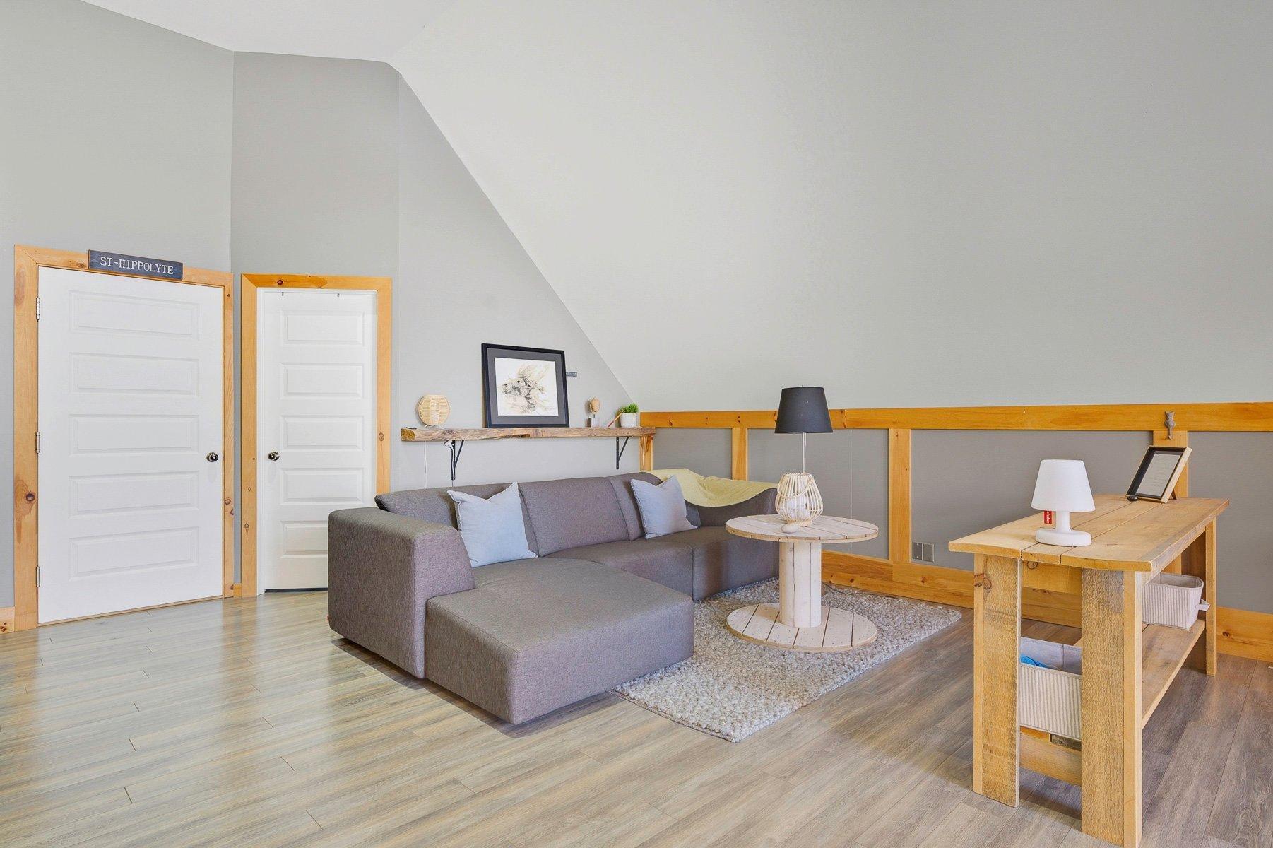 









1209


Ch. du Lac-Connelly

,
Saint-Hippolyte,




QC
J8A2B9

