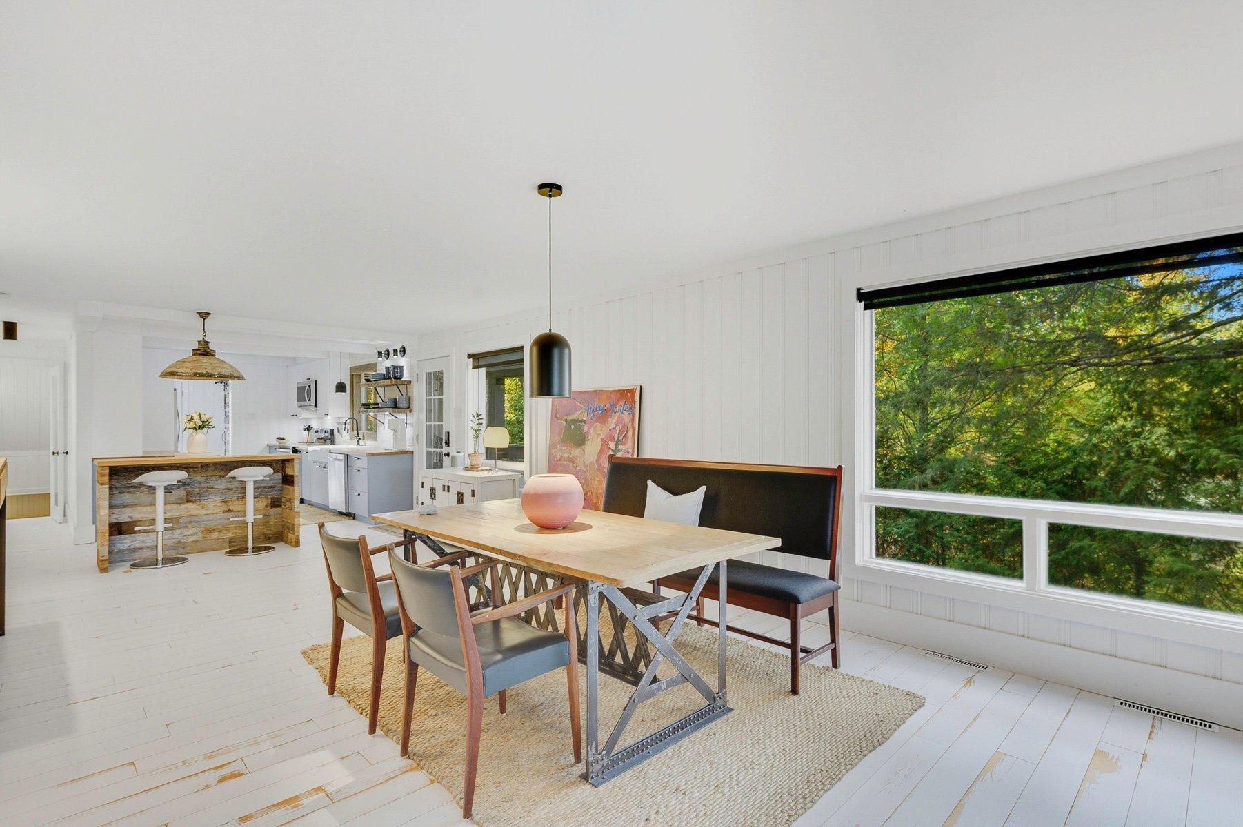 









1209


Ch. du Lac-Connelly

,
Saint-Hippolyte,




QC
J8A2B9

