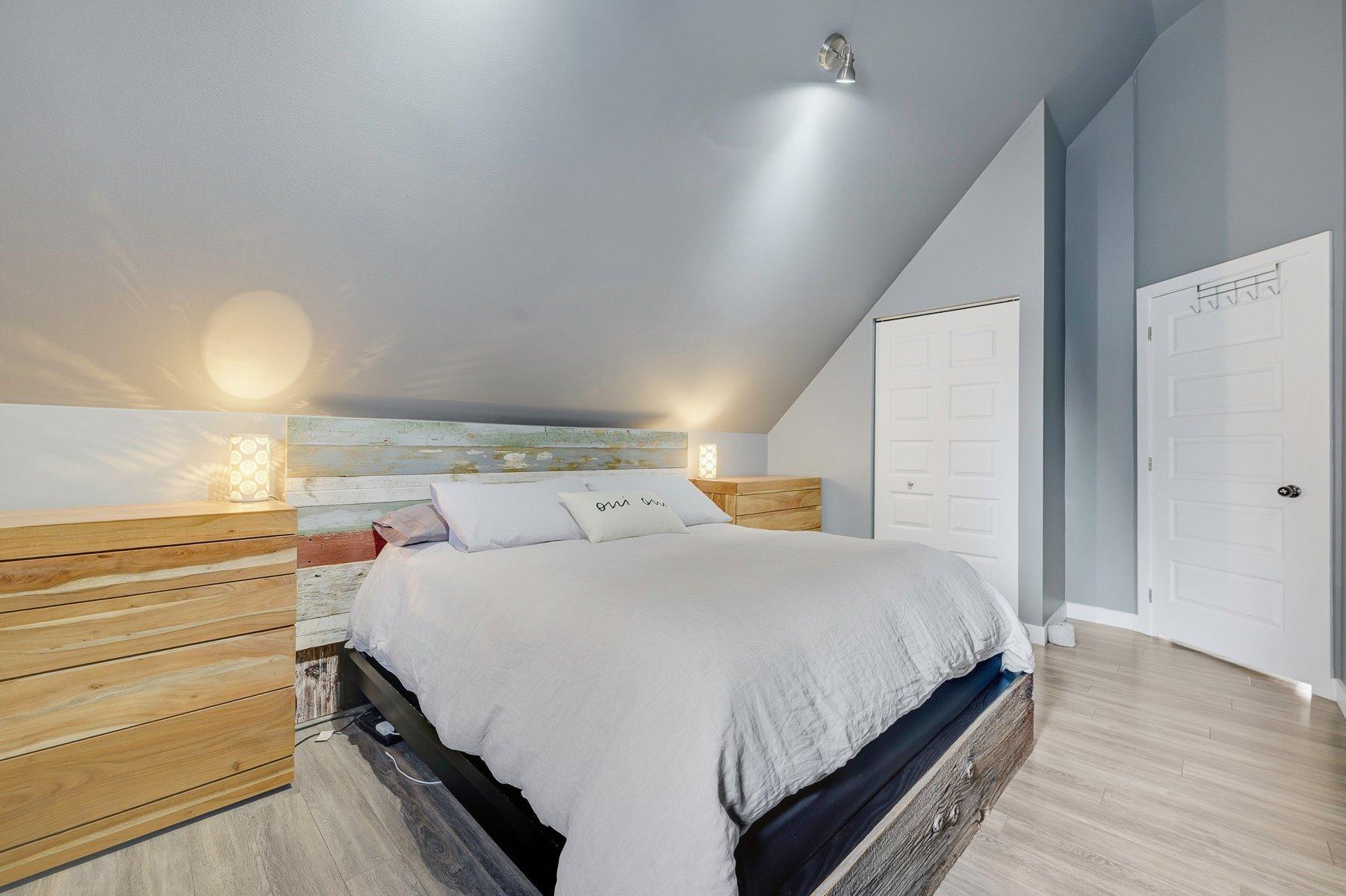 









1209


Ch. du Lac-Connelly

,
Saint-Hippolyte,




QC
J8A2B9

