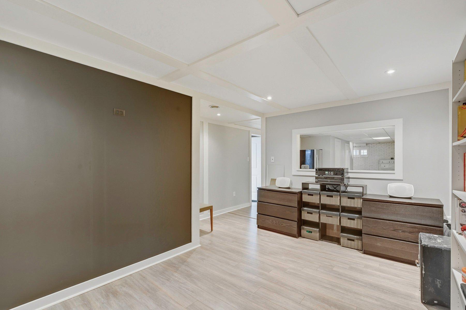 









1209


Ch. du Lac-Connelly

,
Saint-Hippolyte,




QC
J8A2B9

