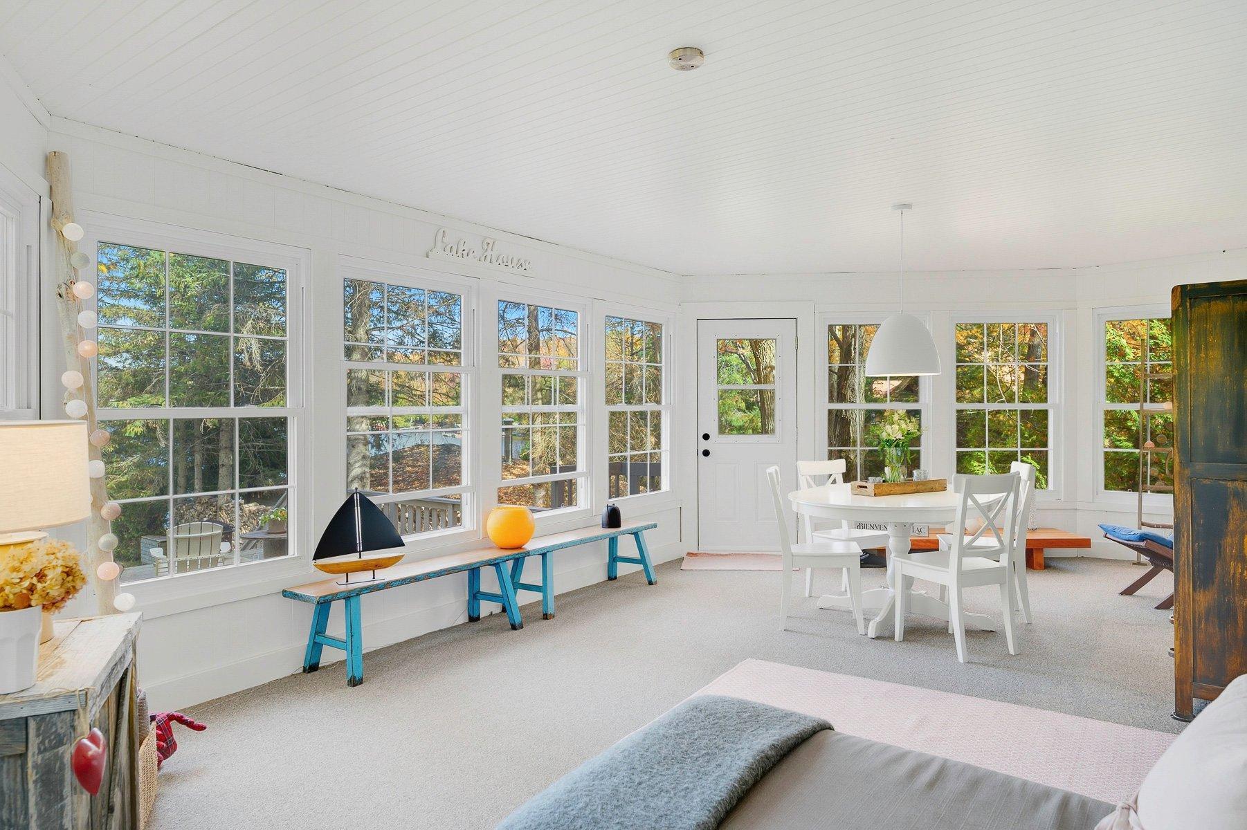 









1209


Ch. du Lac-Connelly

,
Saint-Hippolyte,




QC
J8A2B9

