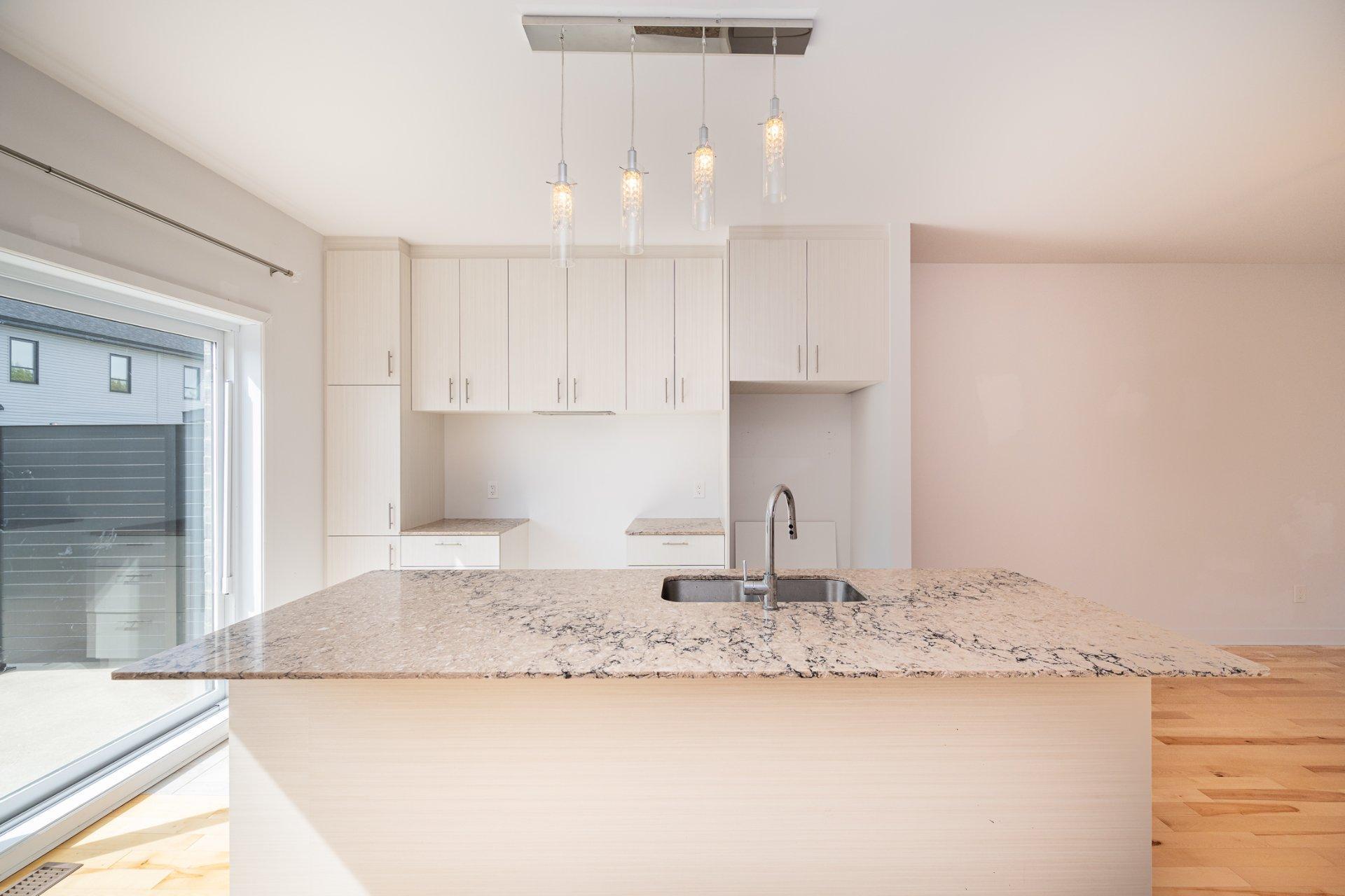 









50


Rue Napoléon

, 3,
Sainte-Thérèse,




QC
J7E1H6

