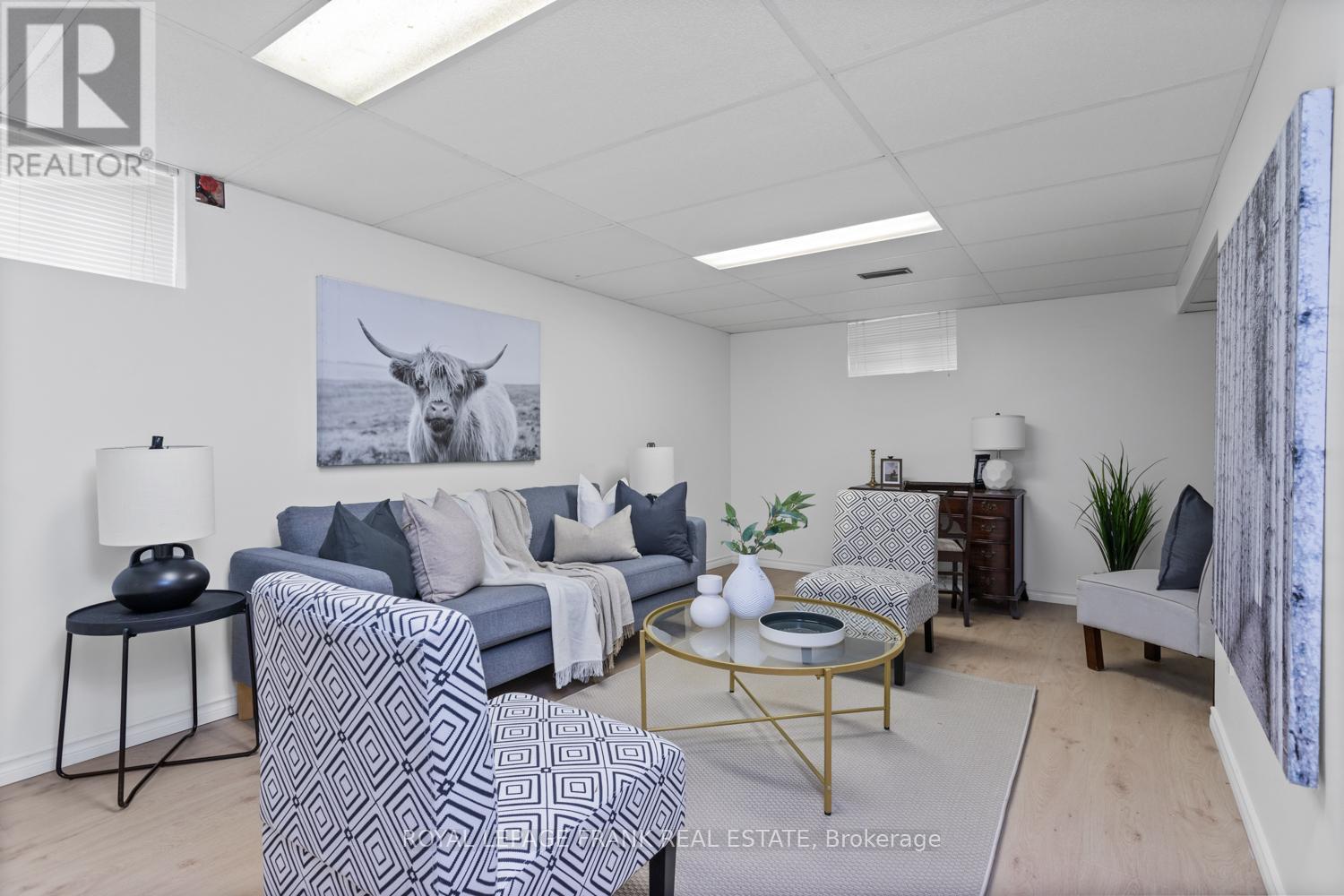 












1026 BEAUFORT AVENUE

,
Oshawa (Eastdale),




Ontario
L1G1G6

